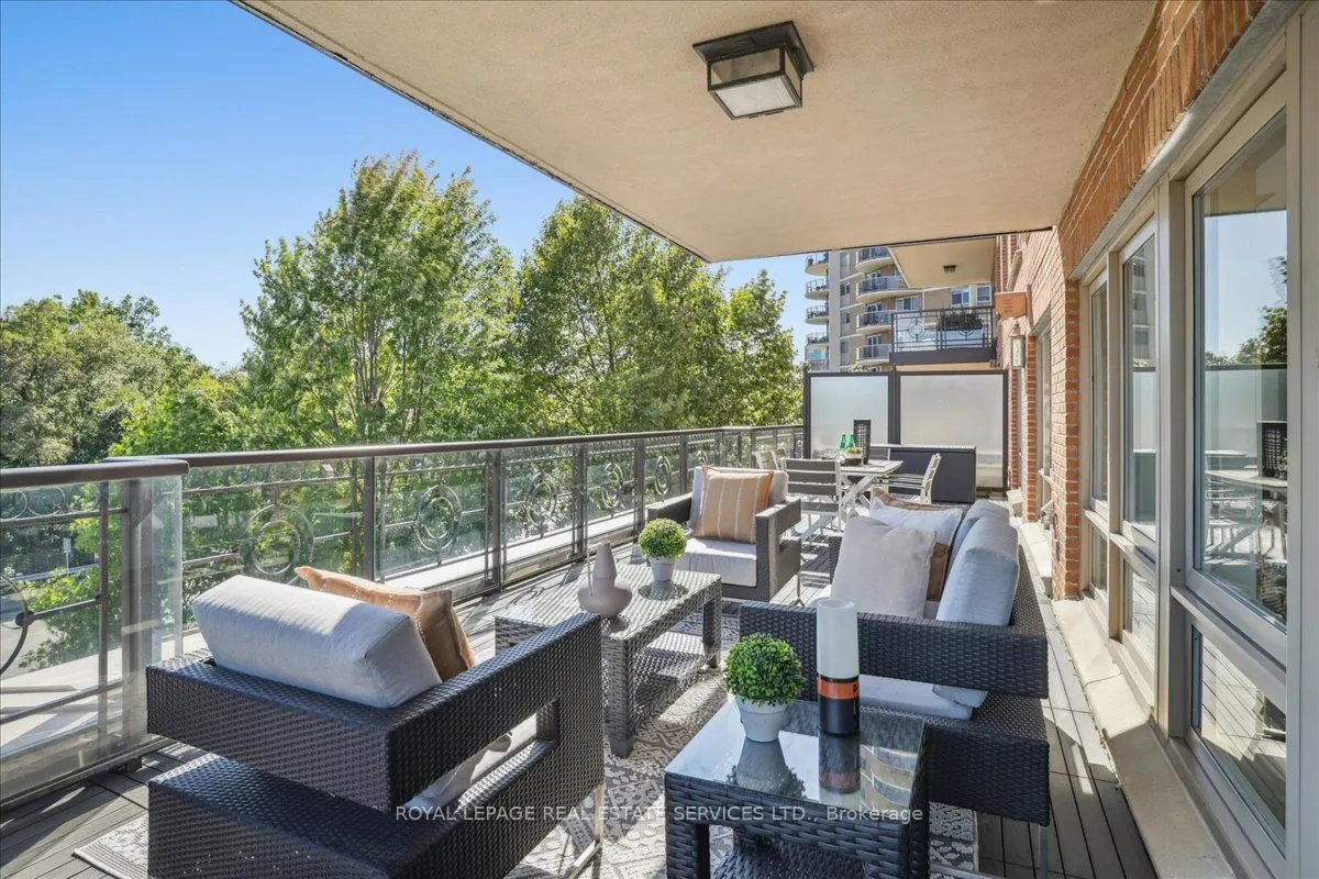 111 Forsythe Street, #401