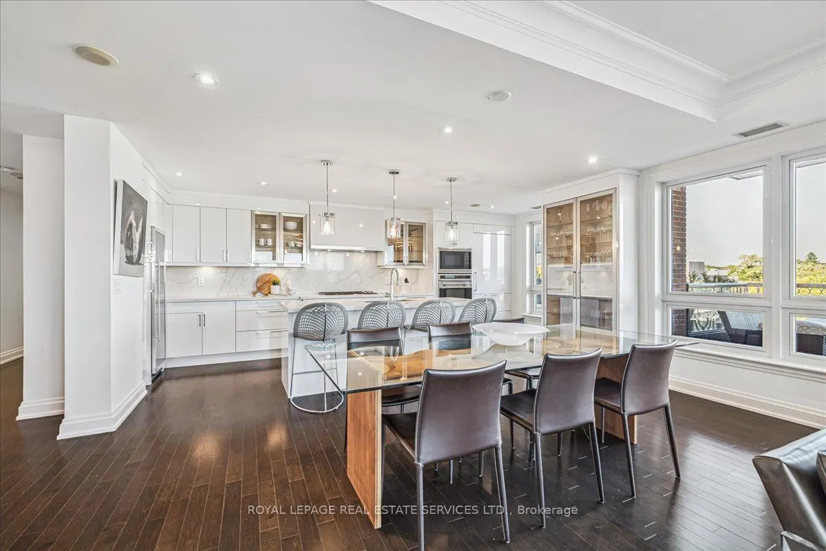 111 Forsythe Street, #401