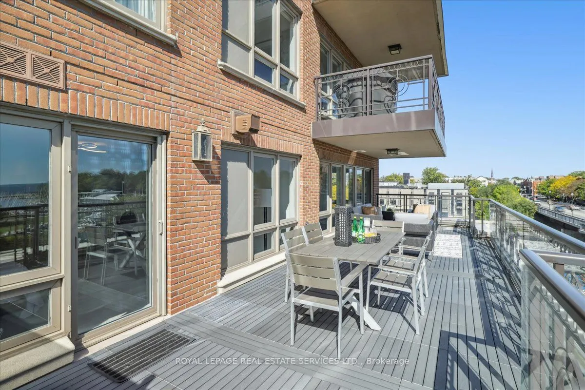 111 Forsythe Street, #401