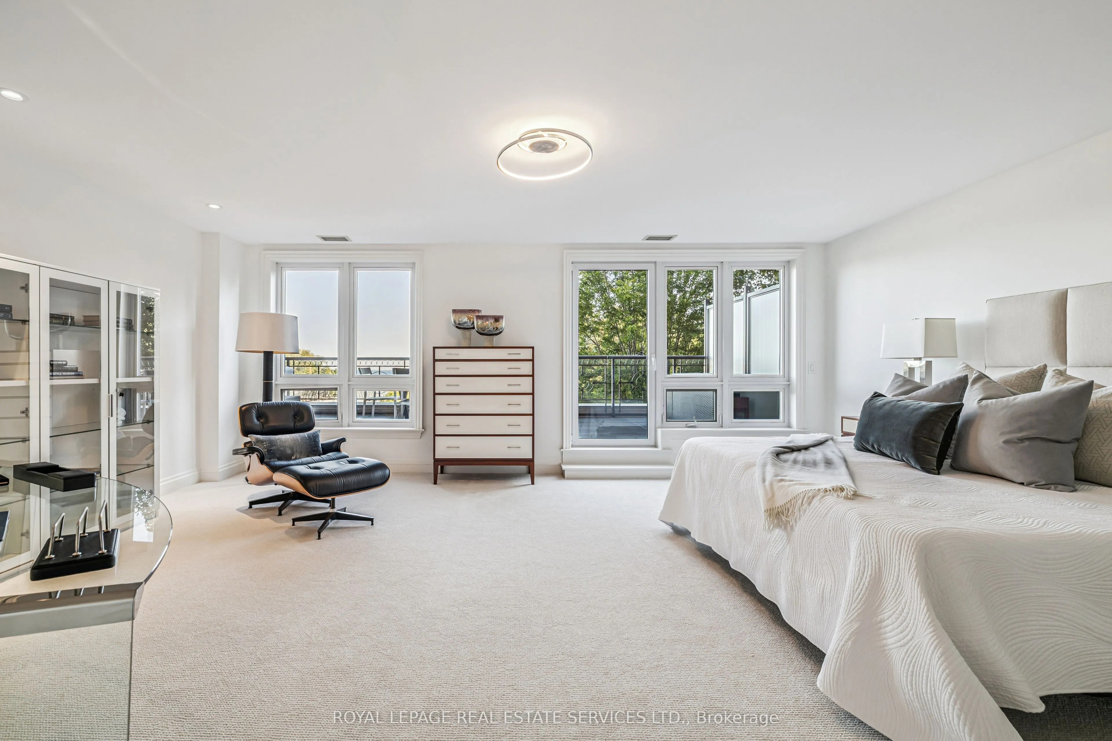 111 Forsythe Street, #401