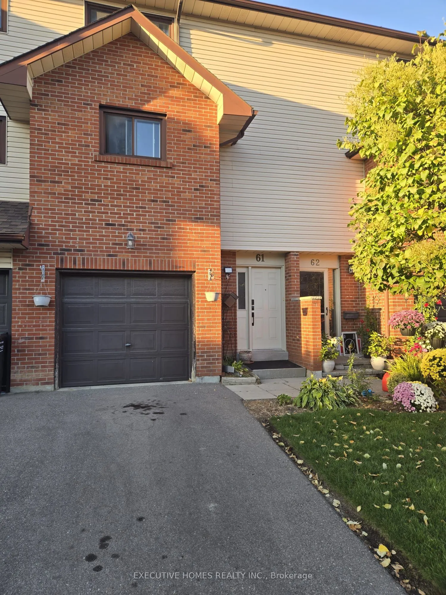 61 Collins Crescent, #60