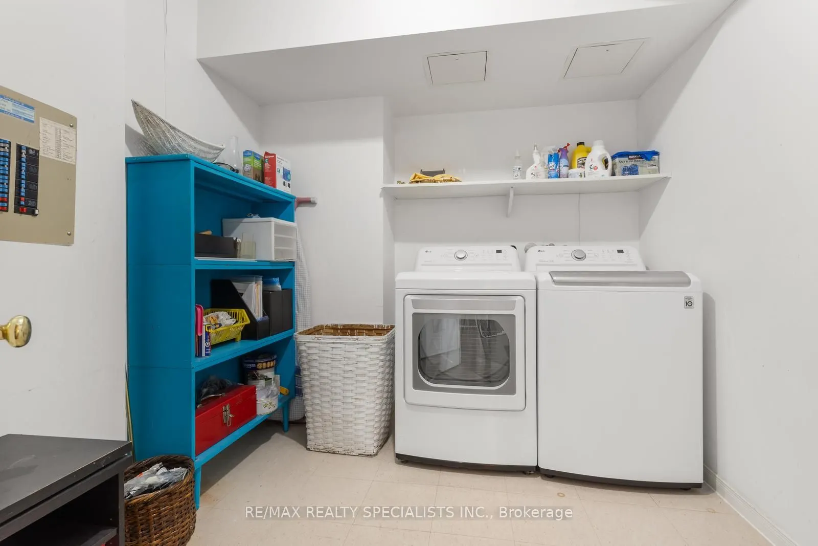 1800 The Collegeway, #204