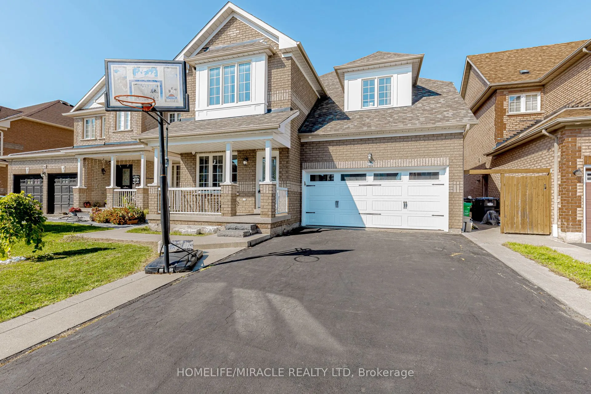 98 Masters Green Crescent