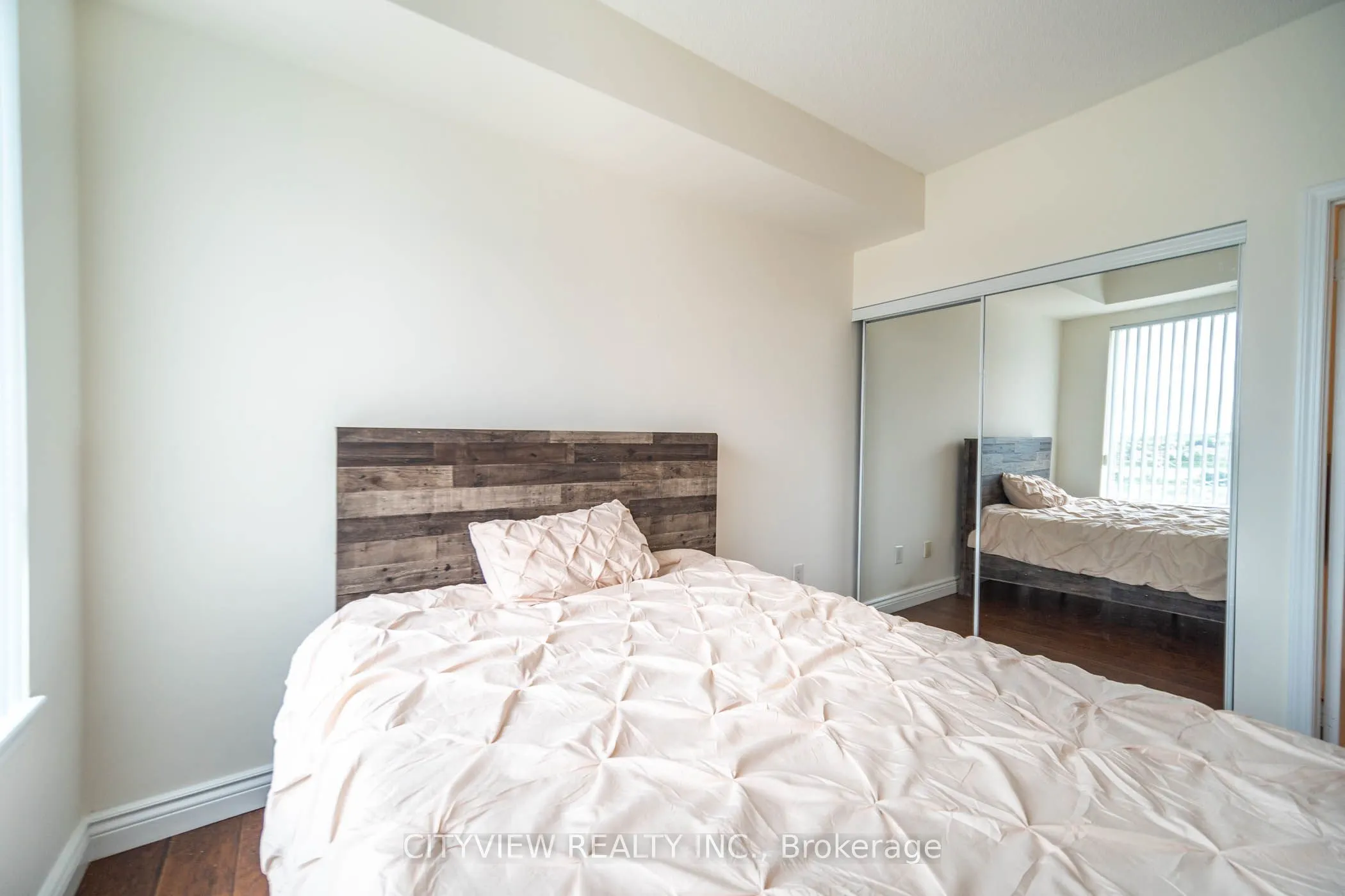 385 Prince Of Wales Drive, #911