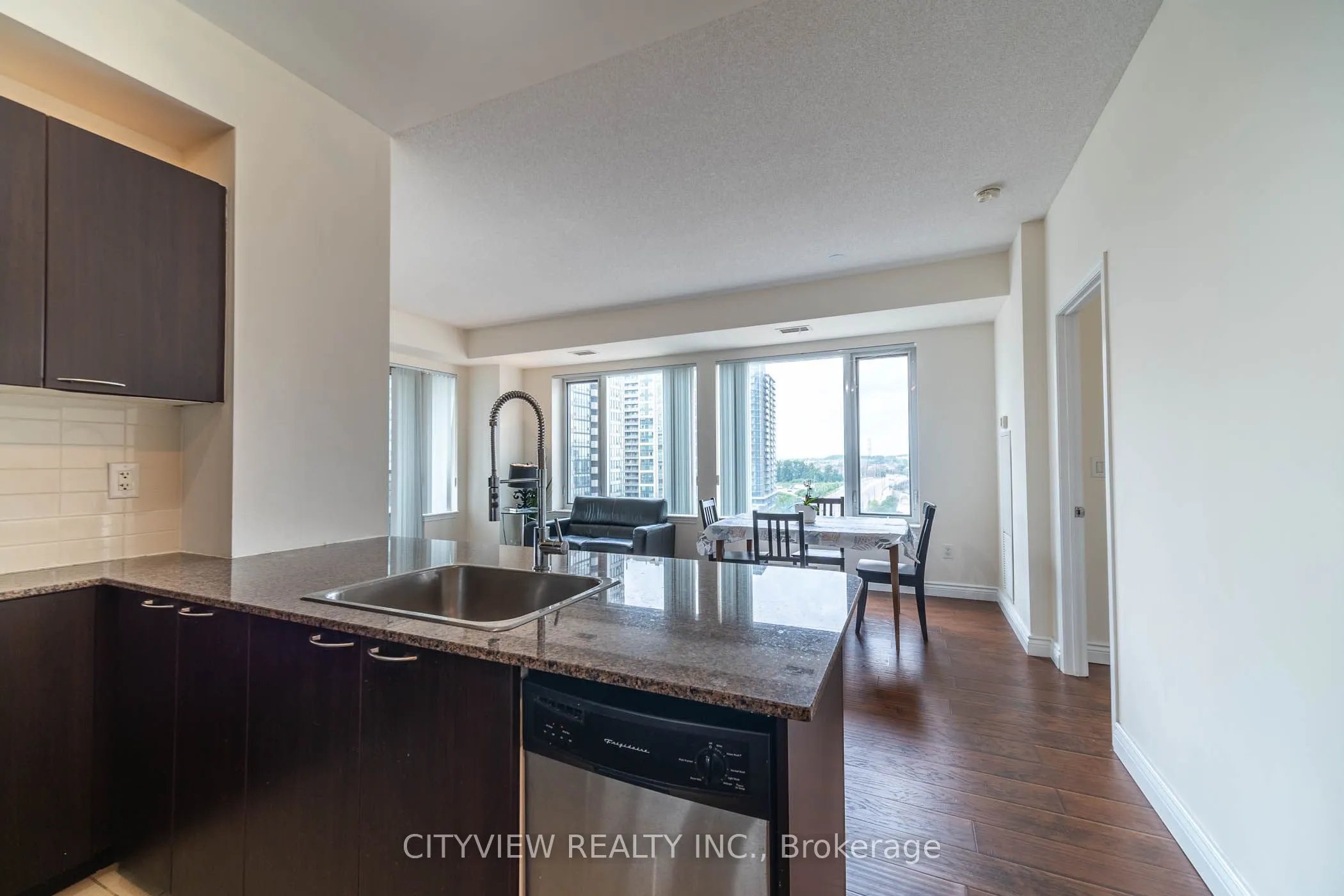 385 Prince Of Wales Drive, #911