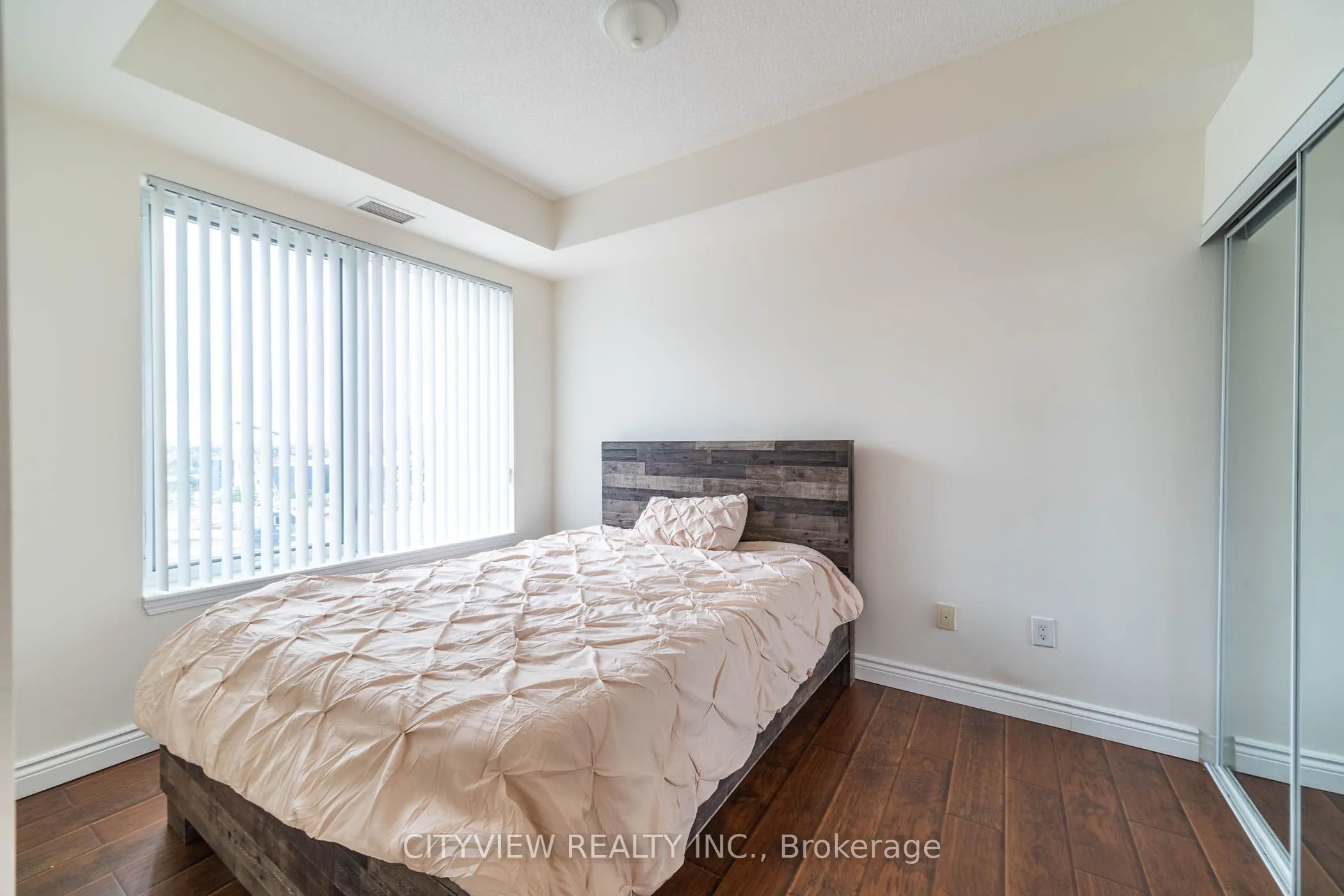 385 Prince Of Wales Drive, #911