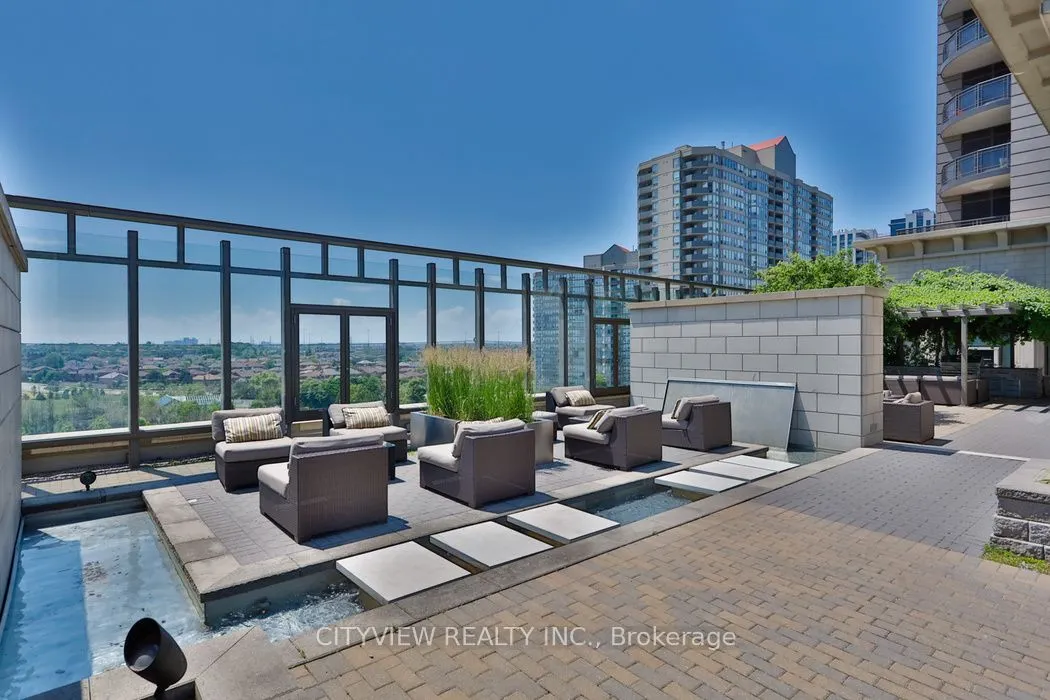 385 Prince Of Wales Drive, #911