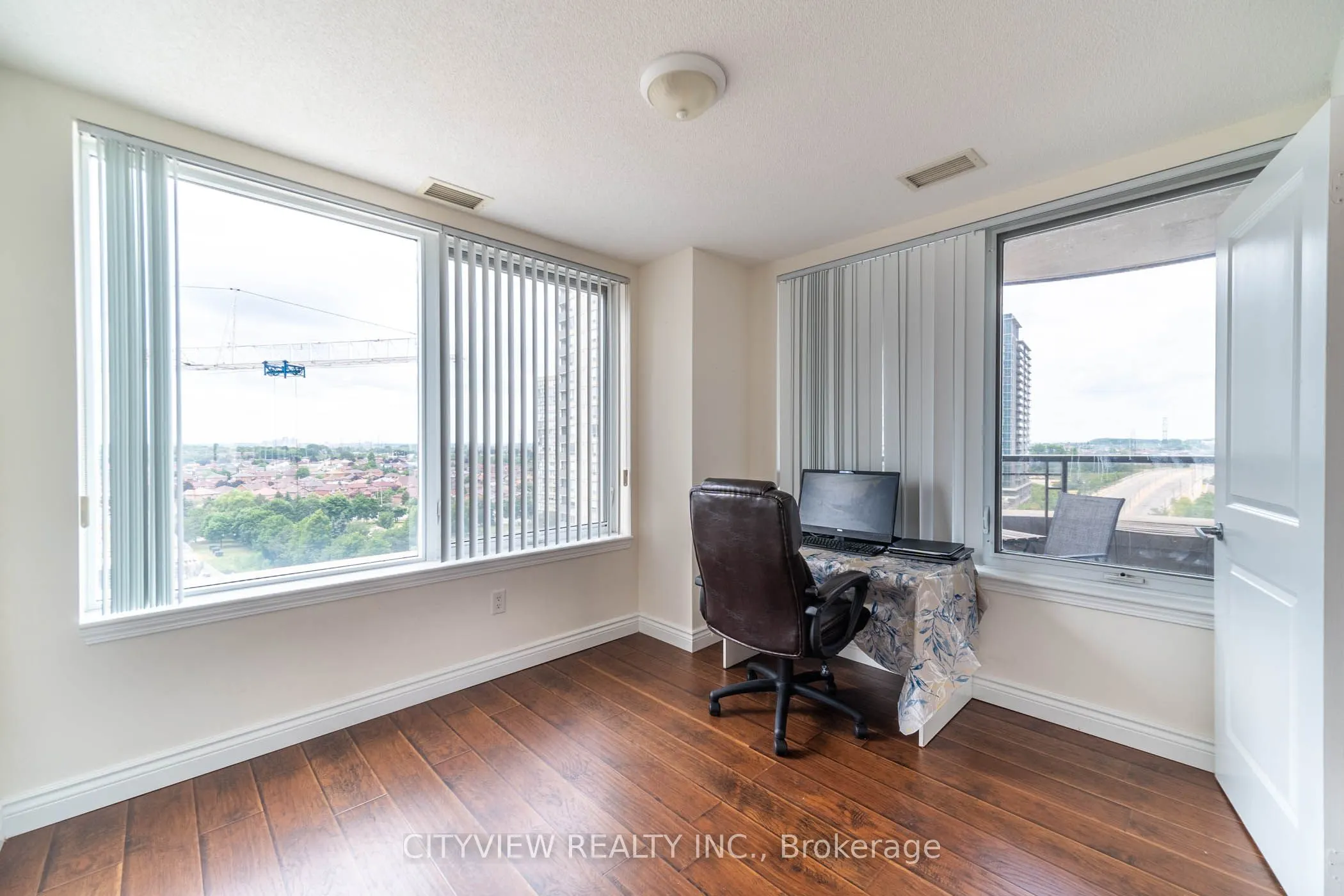 385 Prince Of Wales Drive, #911