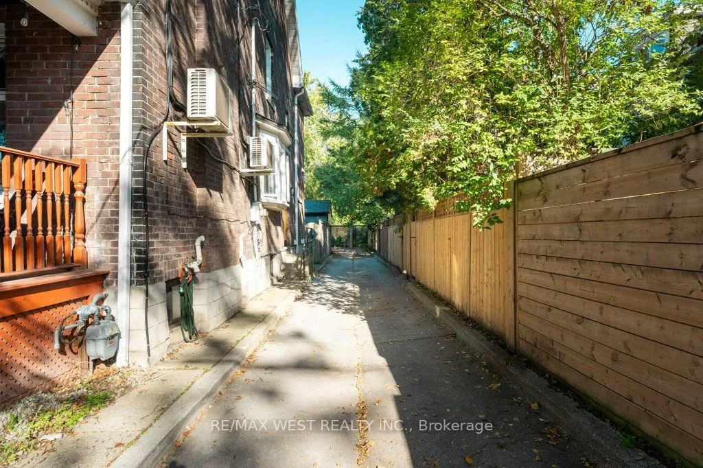 167 Quebec Avenue