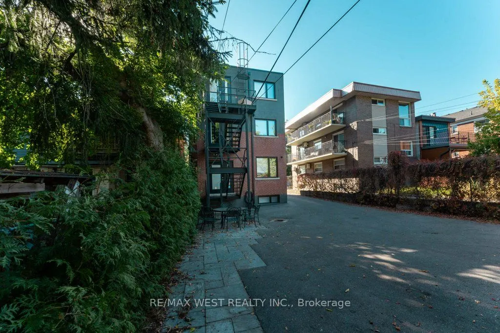 167 Quebec Avenue