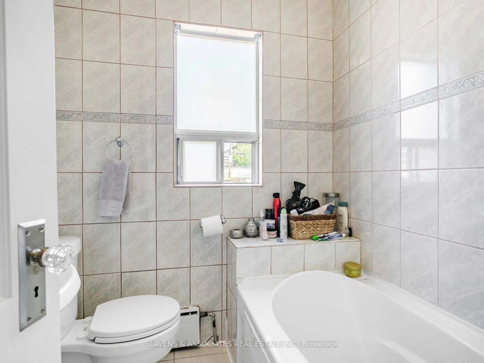 213B Blackthorne Avenue, #Main and 2nd Floor