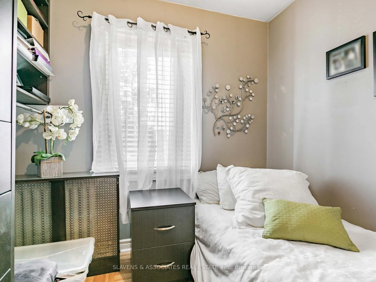 213B Blackthorne Avenue, #Main and 2nd Floor