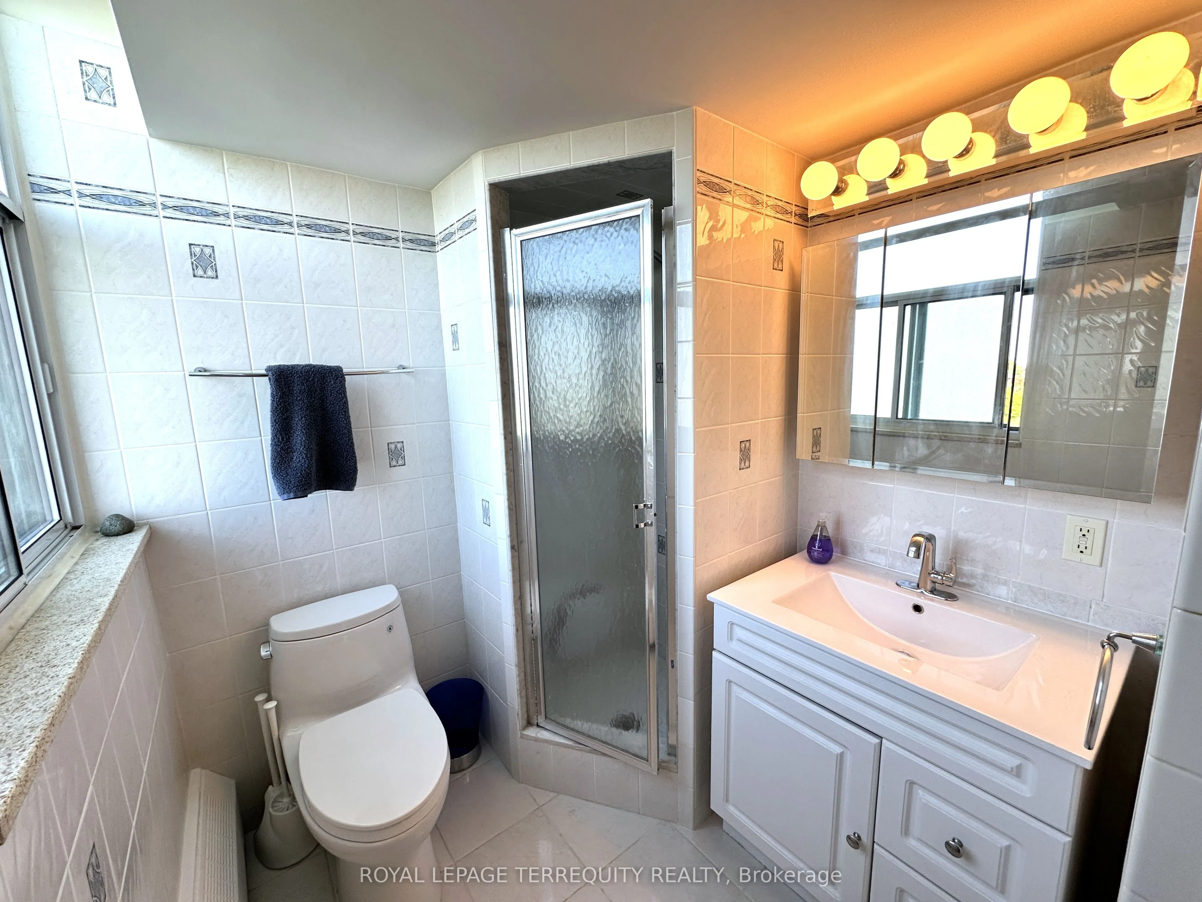 360 Ridelle Avenue, #817