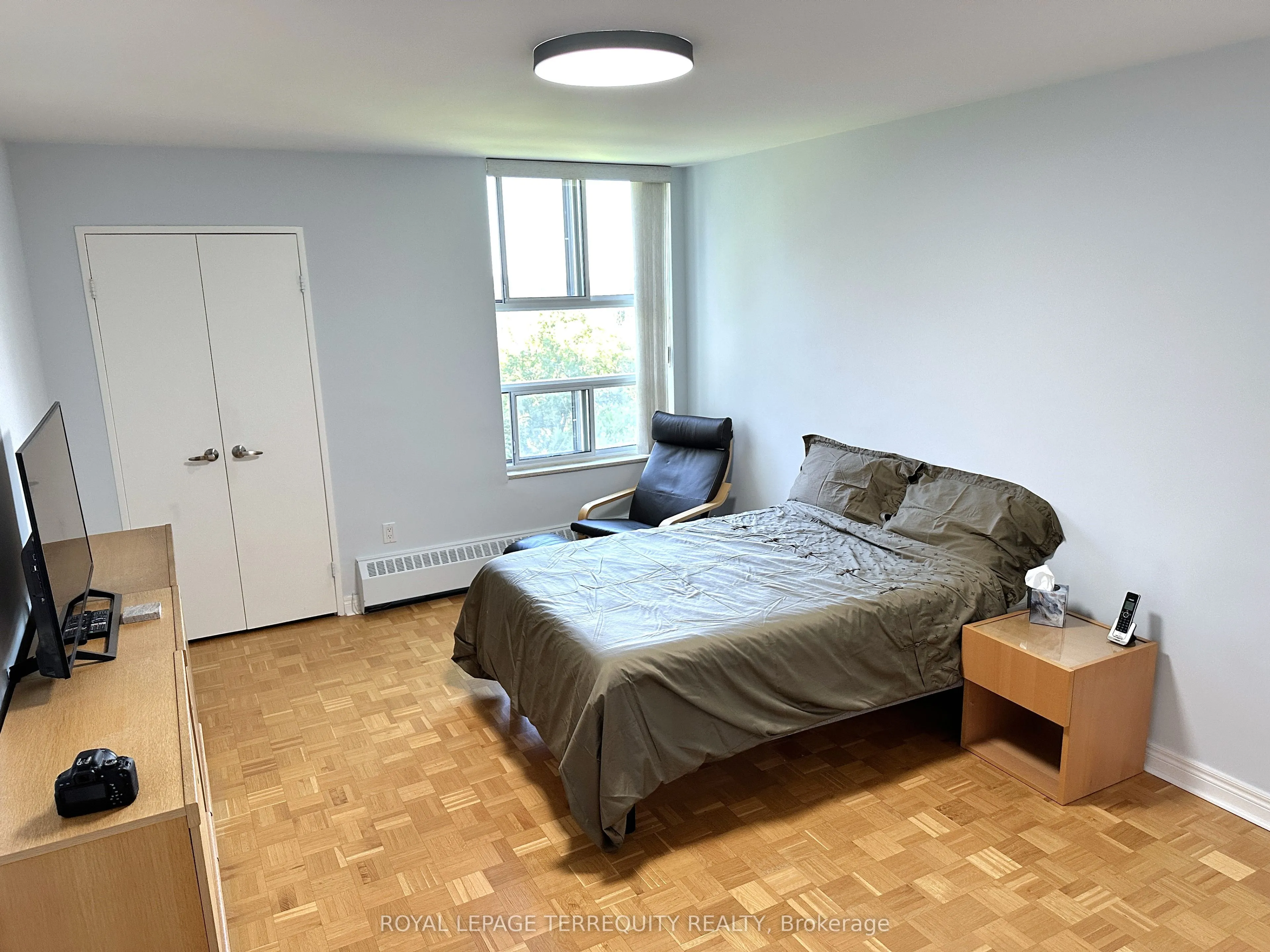 360 Ridelle Avenue, #817