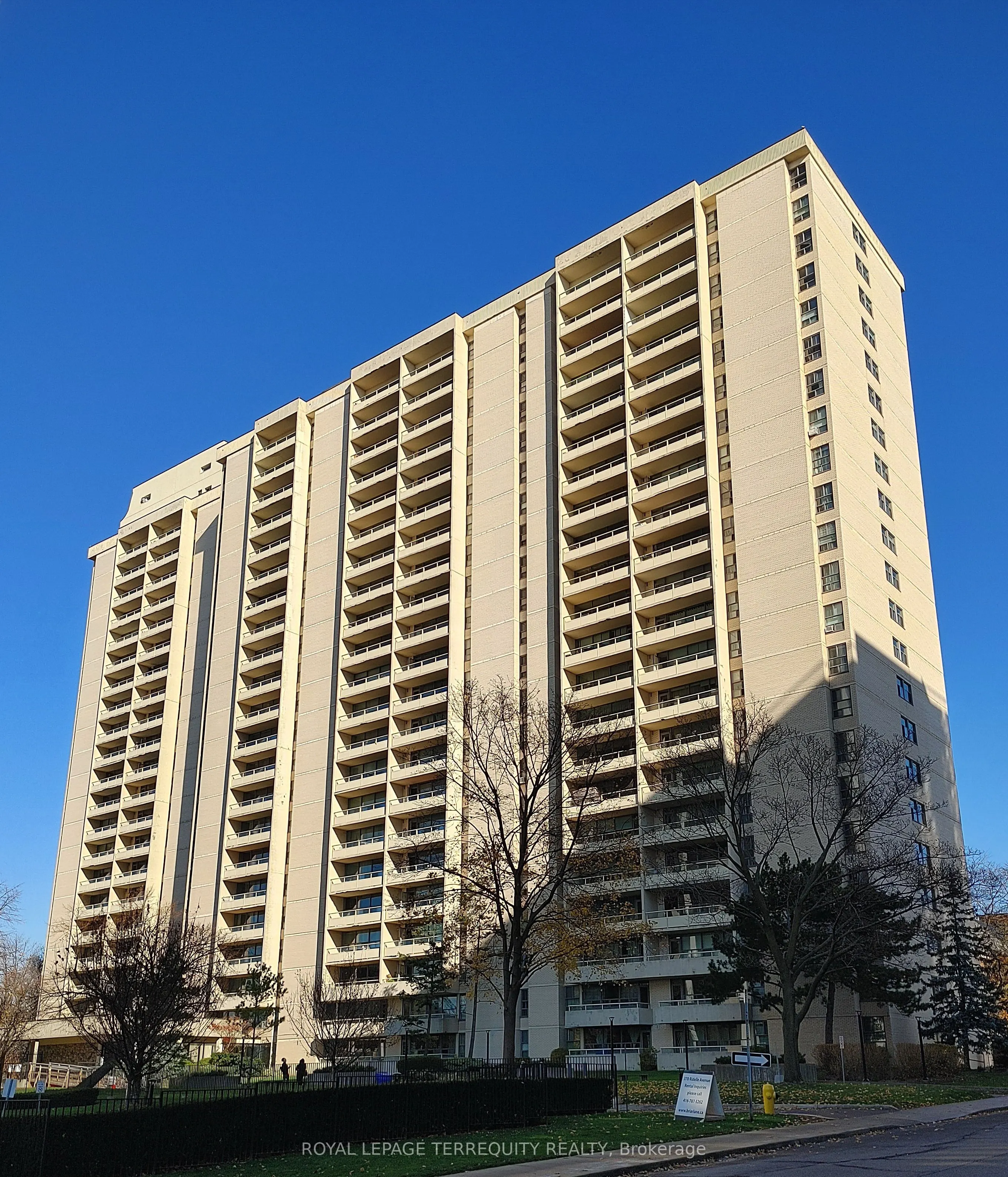 360 Ridelle Avenue, #817