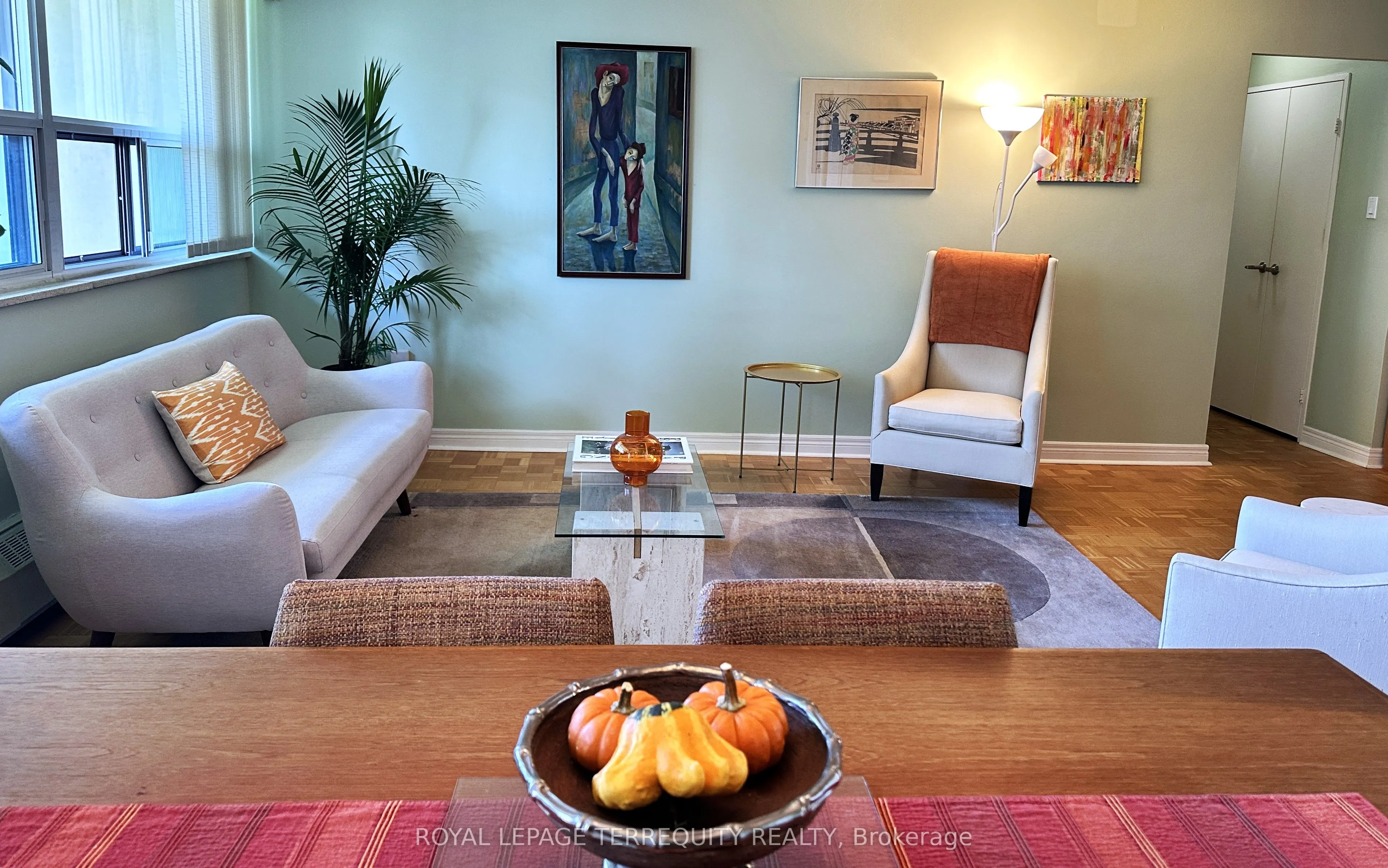 360 Ridelle Avenue, #817