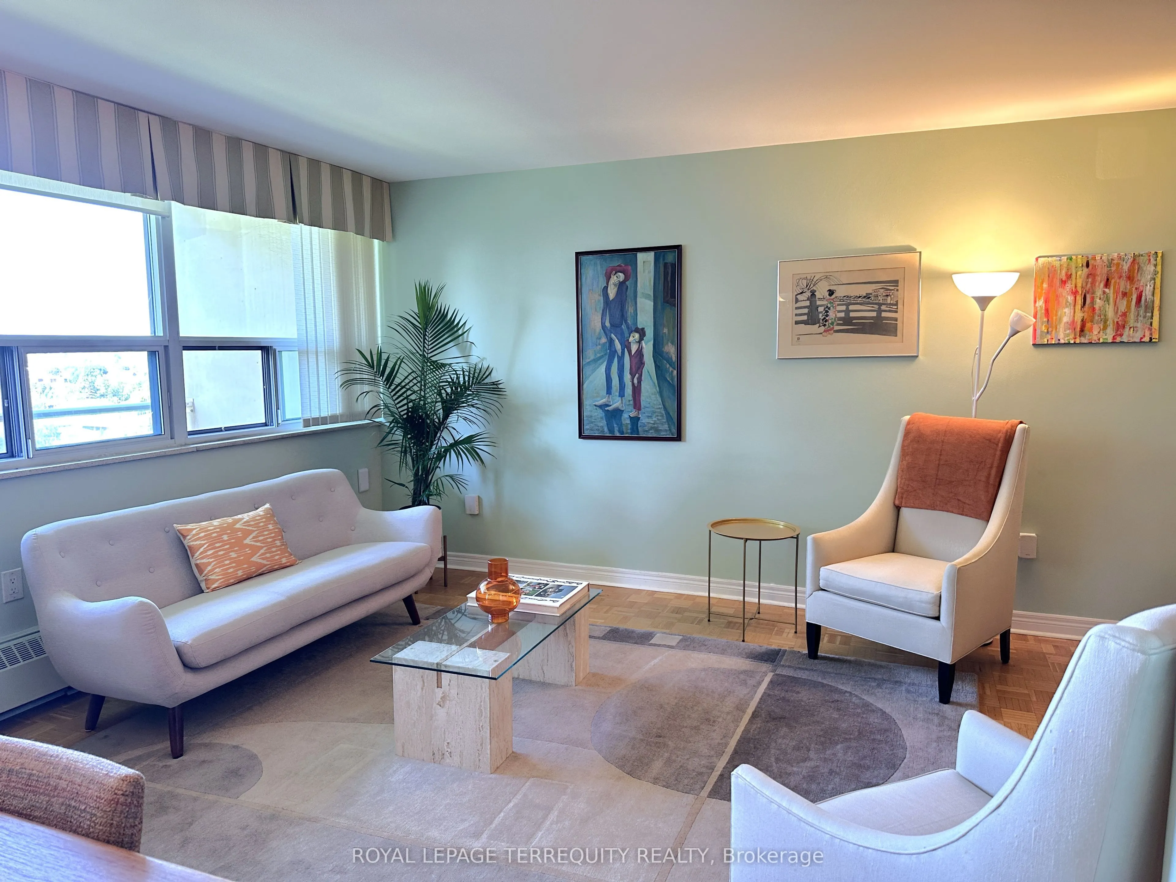 360 Ridelle Avenue, #817