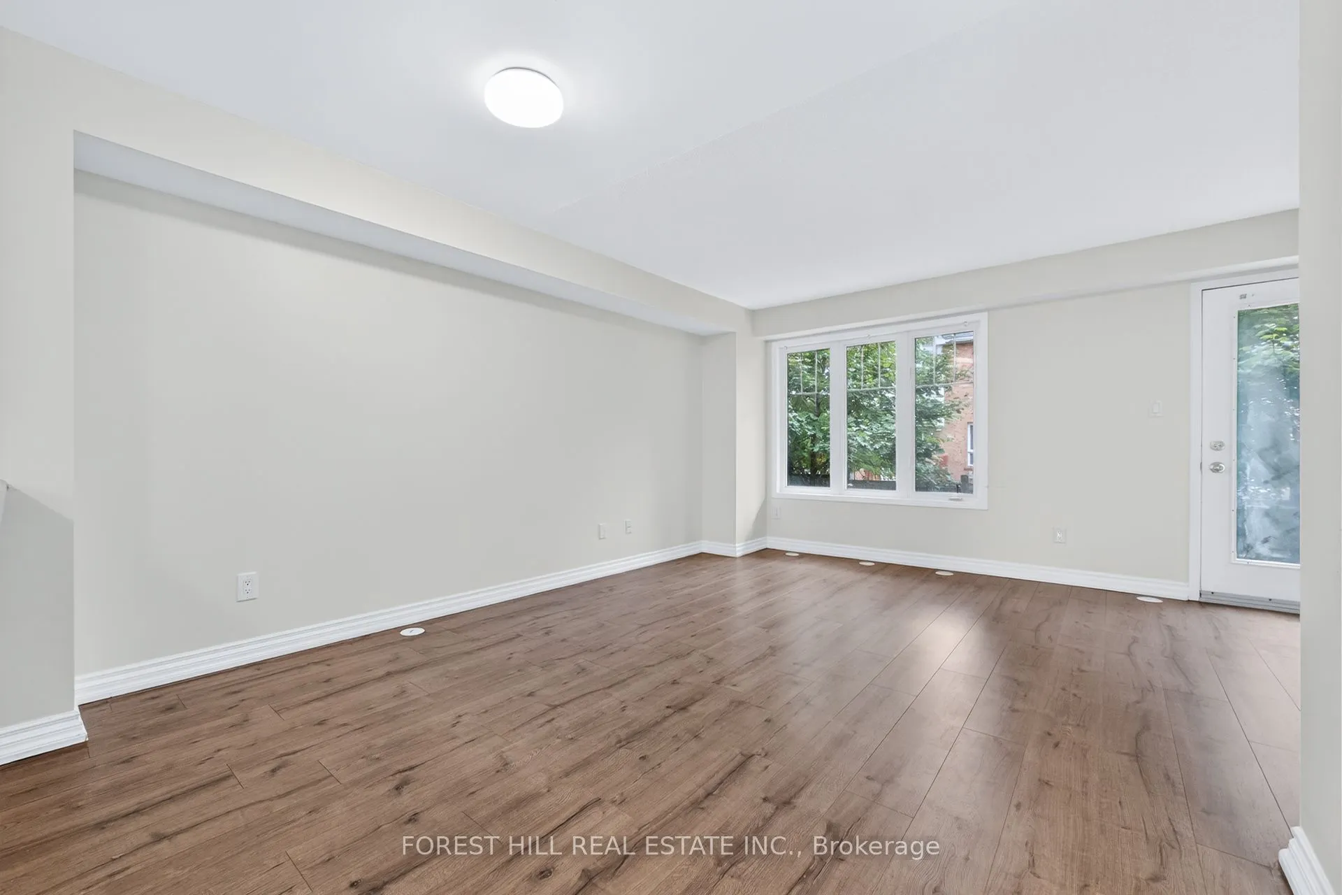 5050 Intrepid Drive, #20