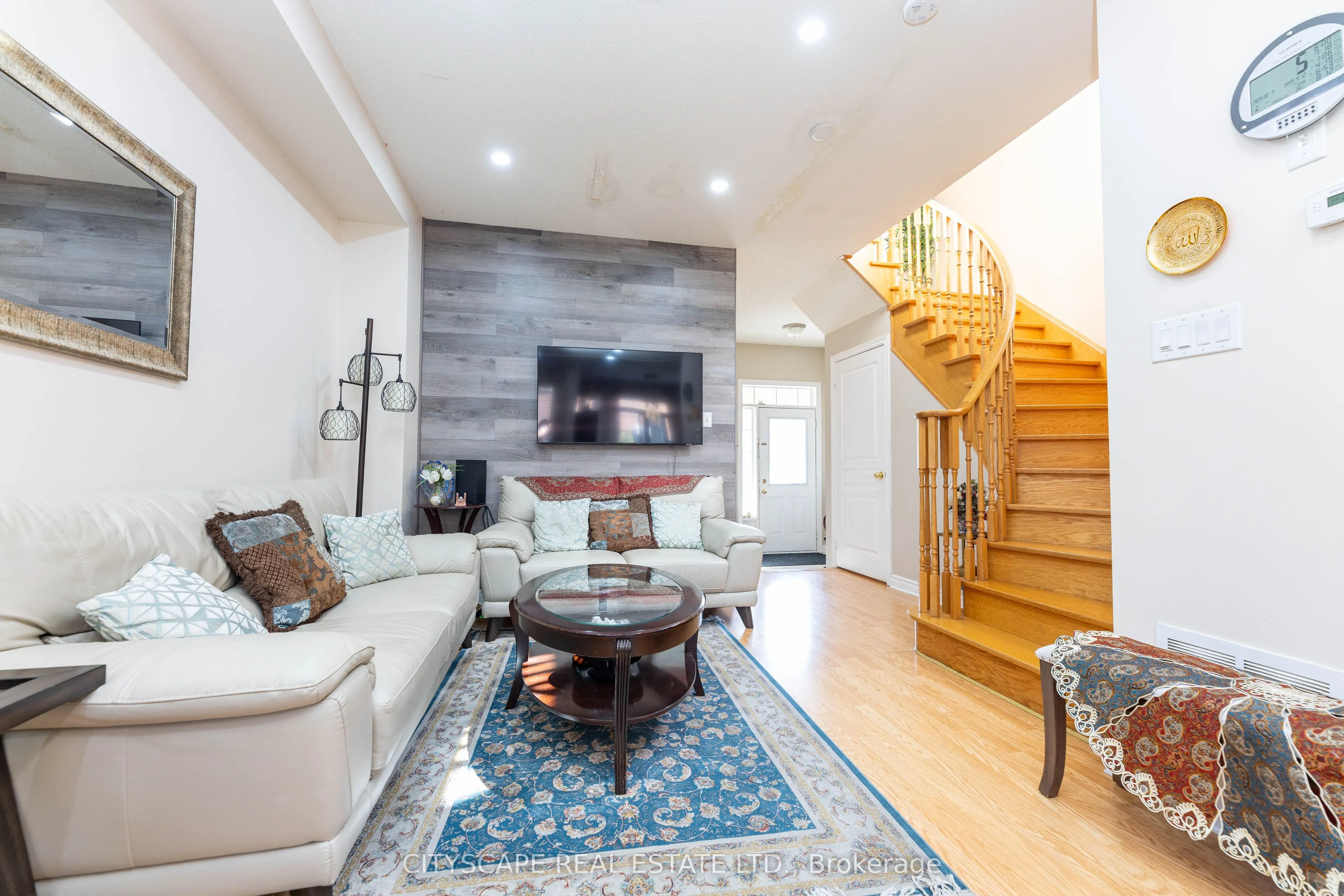 875 Oasis Drive
