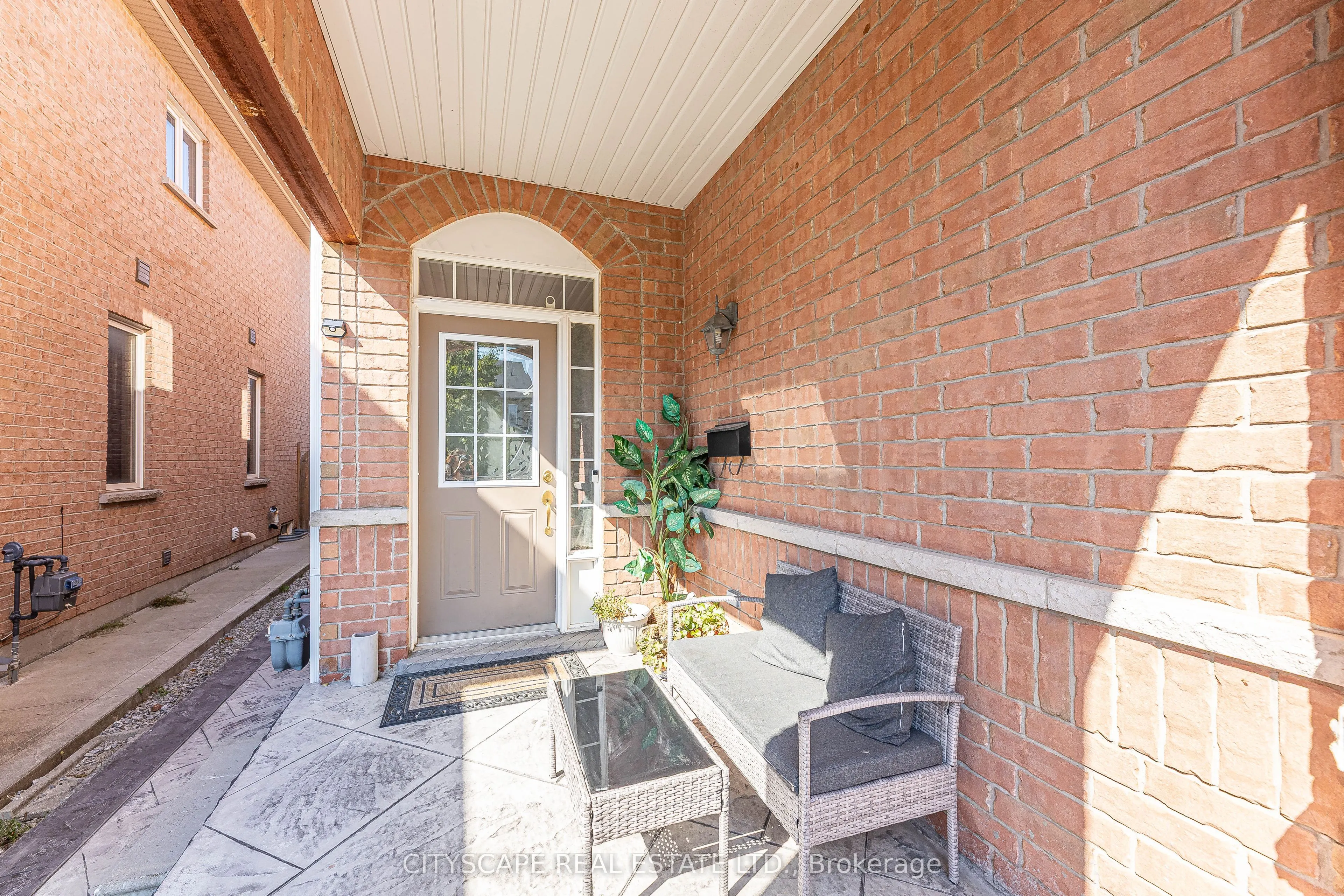 875 Oasis Drive
