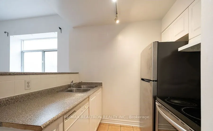 1407 Dupont Street, #209