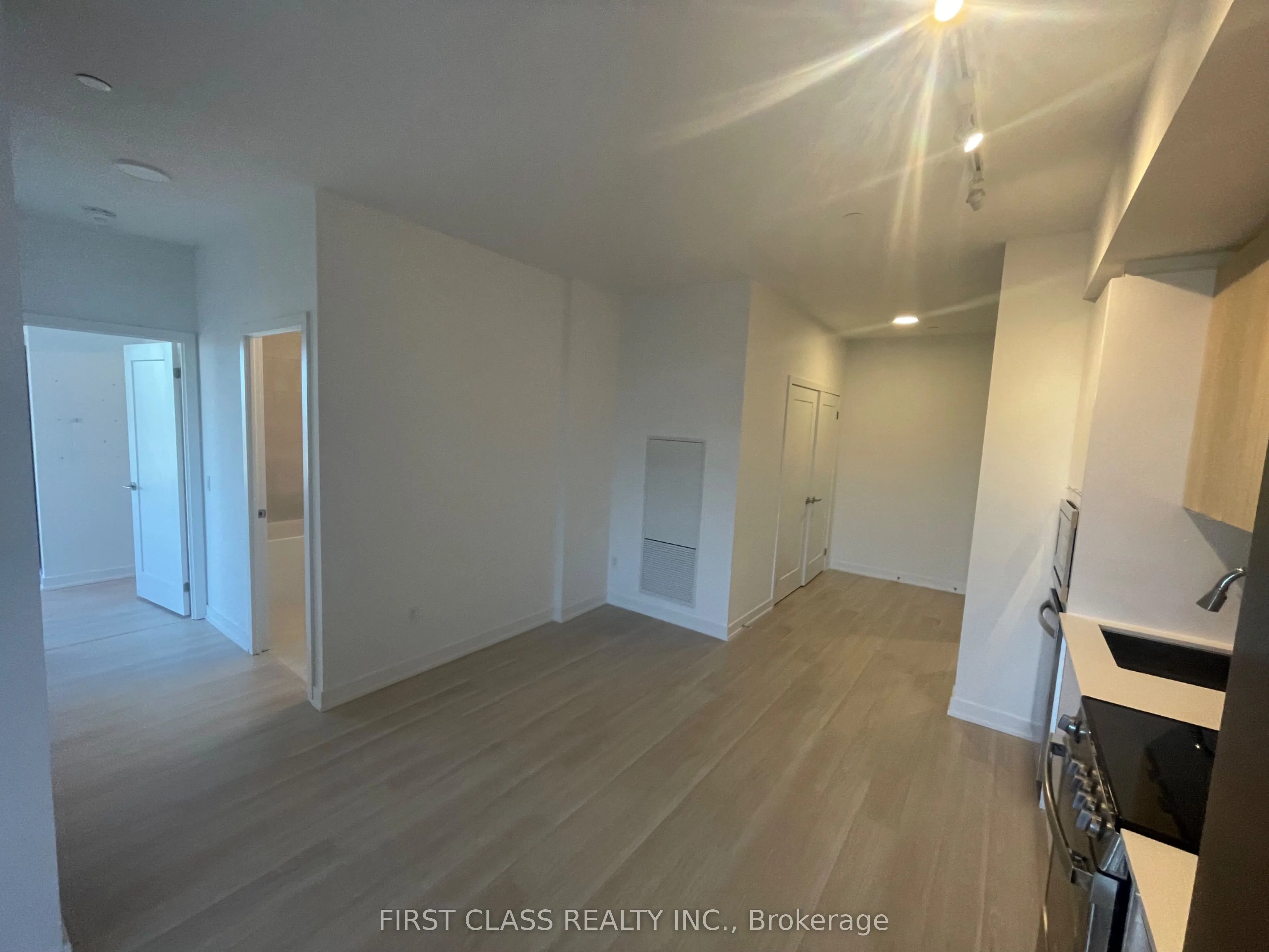 5105 Hurontario Street, #602