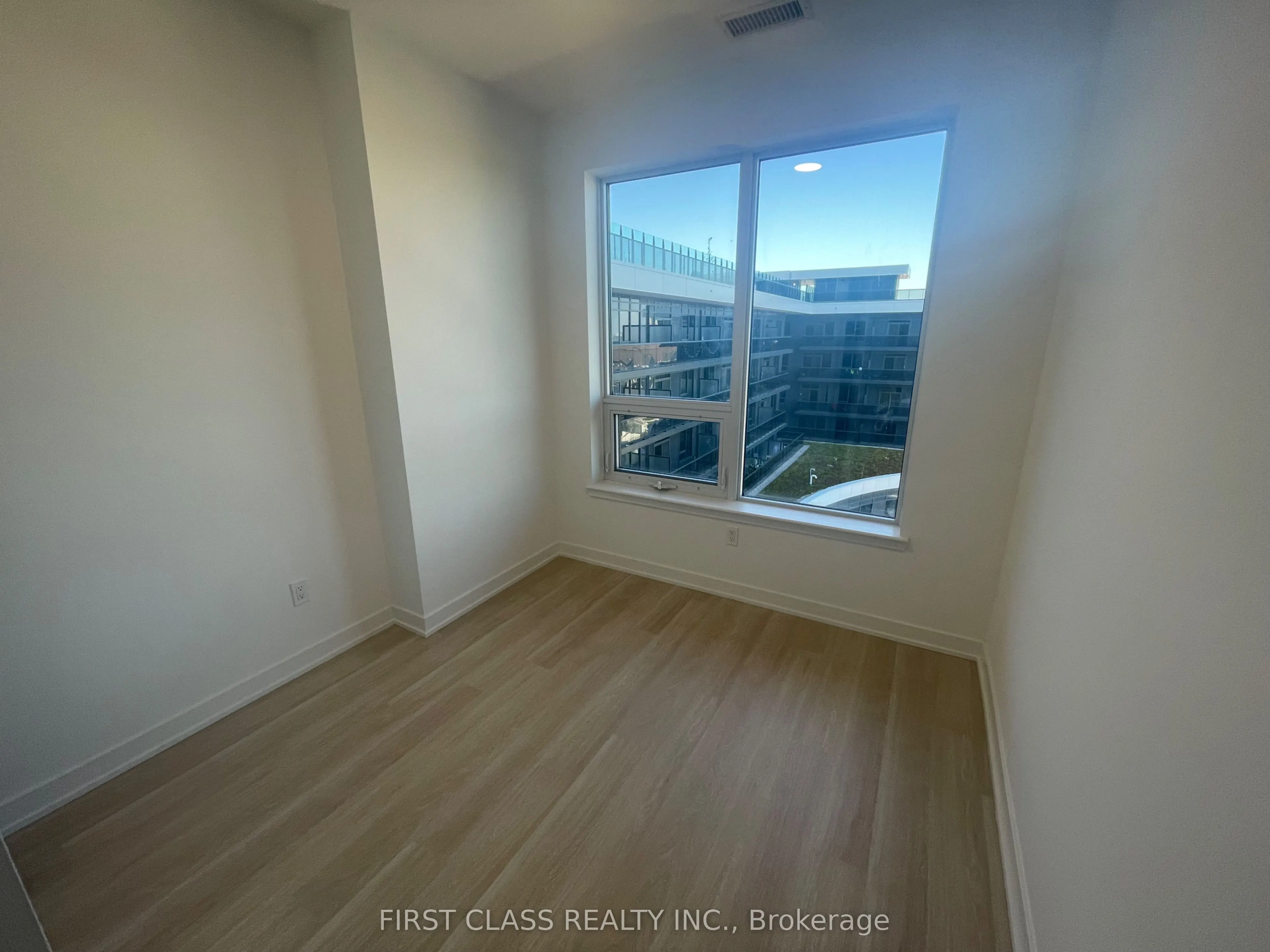 5105 Hurontario Street, #602