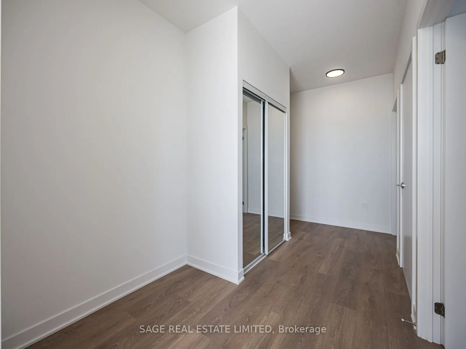 1037 The Queensway Avenue, #202