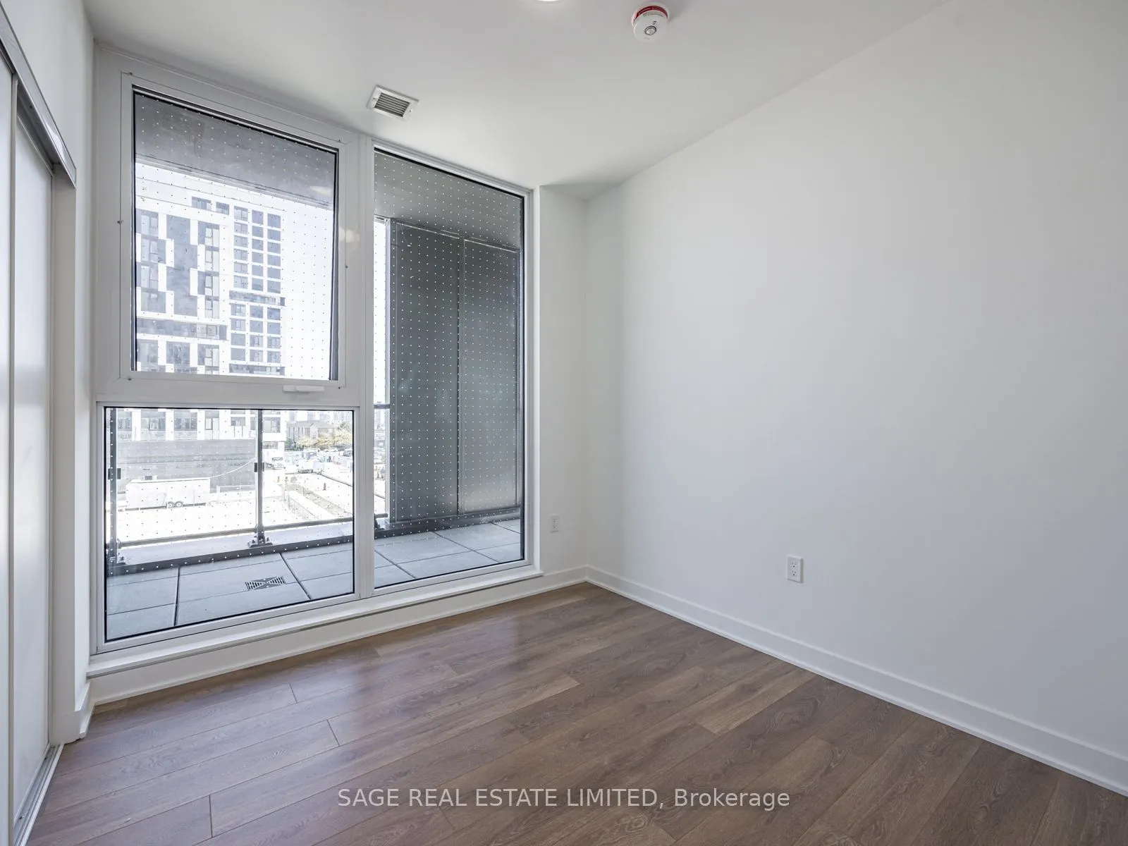1037 The Queensway Avenue, #202