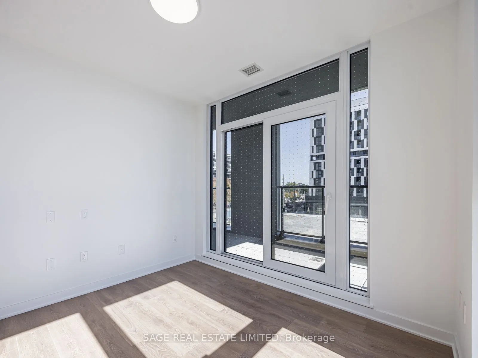 1037 The Queensway Avenue, #202