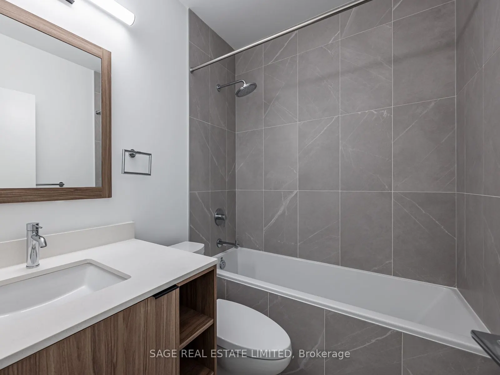 1037 The Queensway Avenue, #202