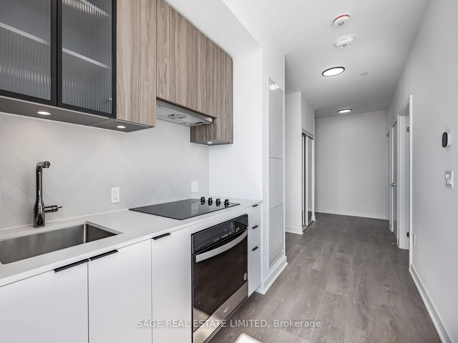 1037 The Queensway Avenue, #202