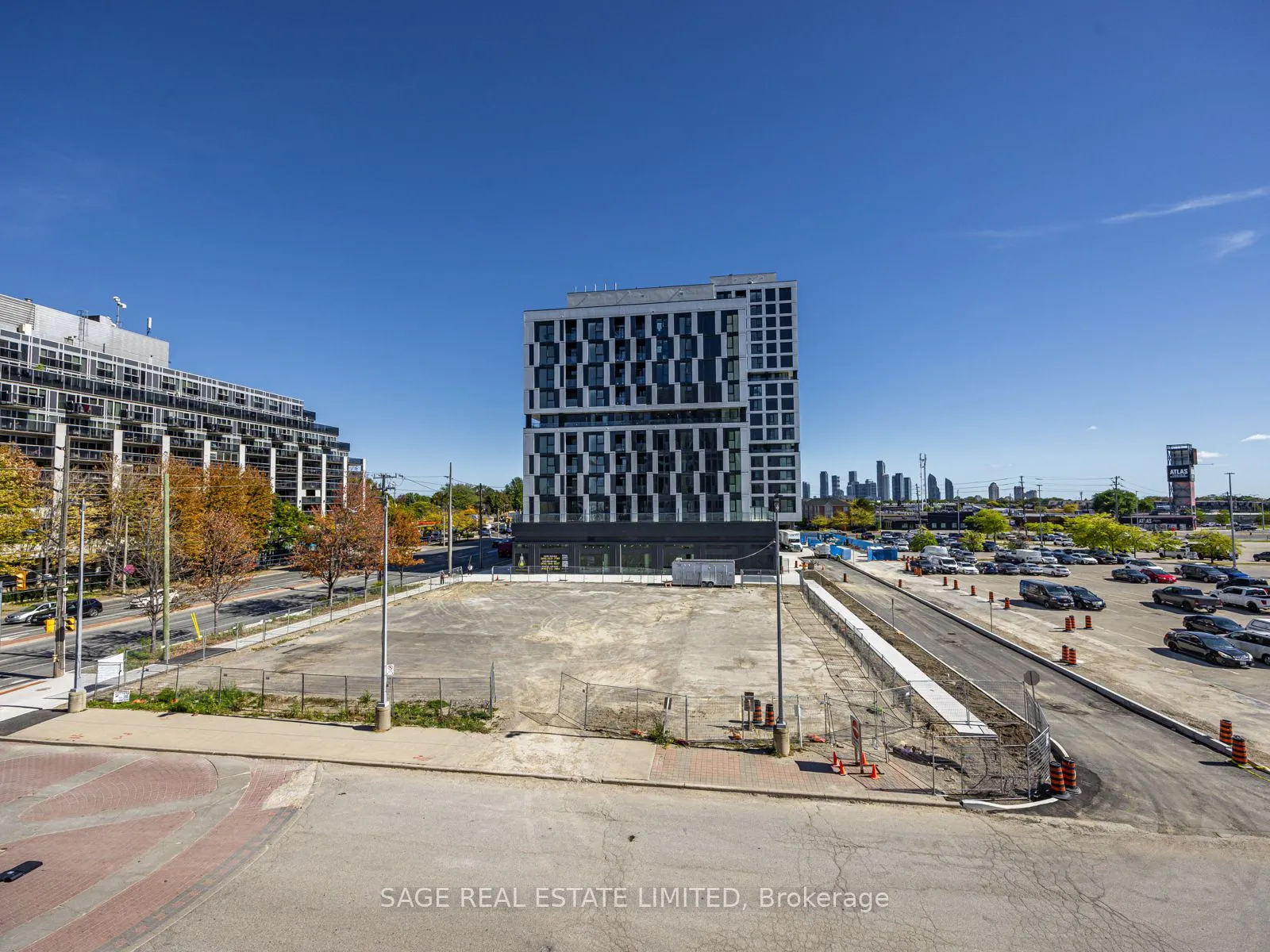 1037 The Queensway Avenue, #202