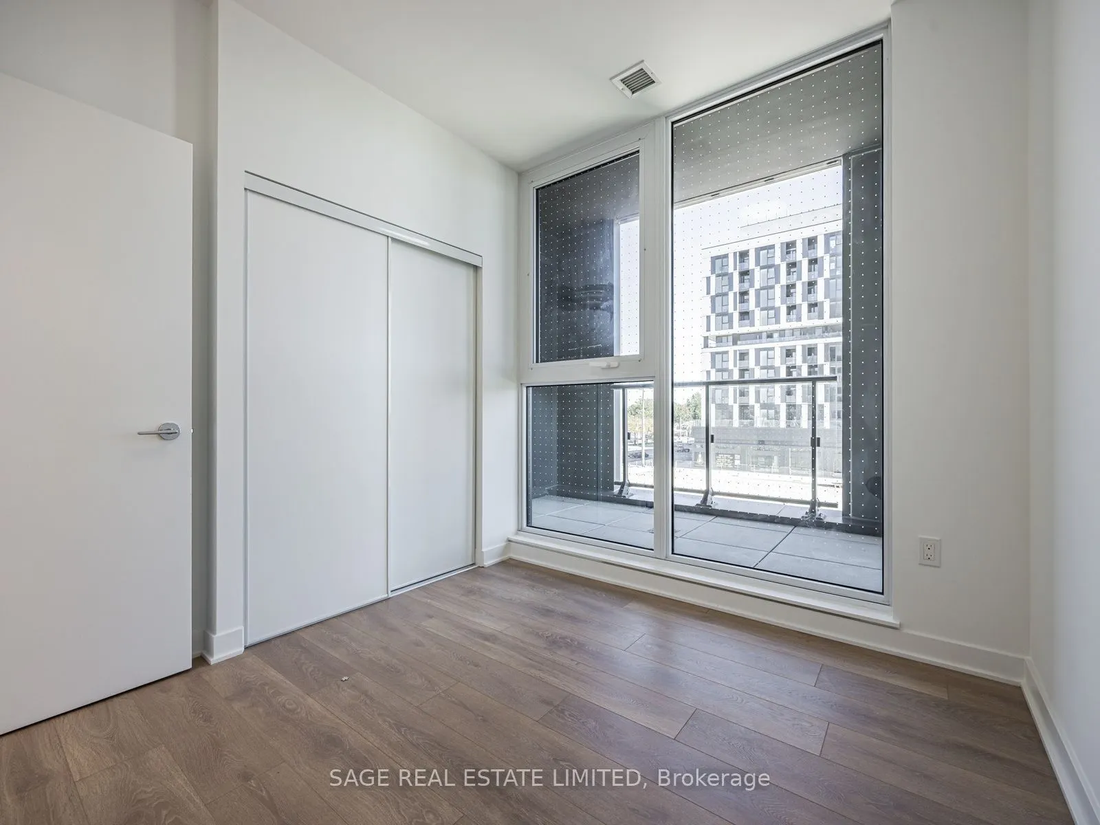1037 The Queensway Avenue, #202