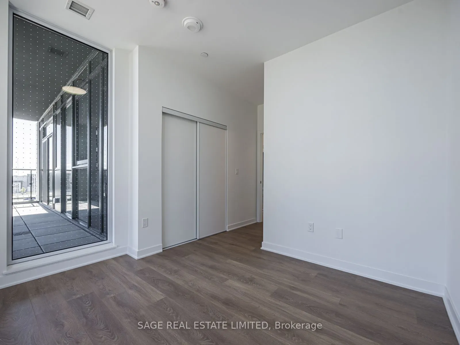 1037 The Queensway Avenue, #202