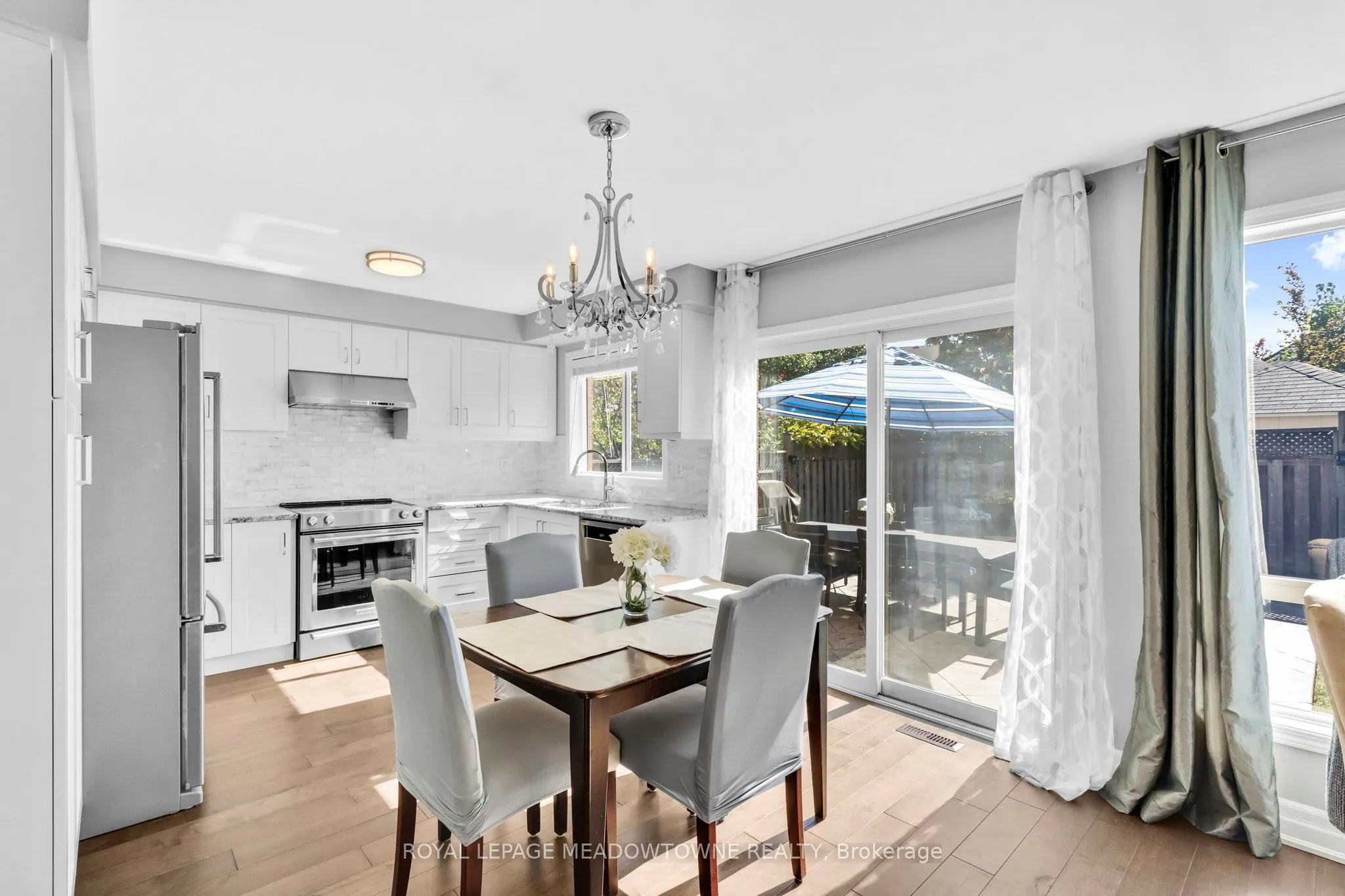 583 Caverhill Crescent