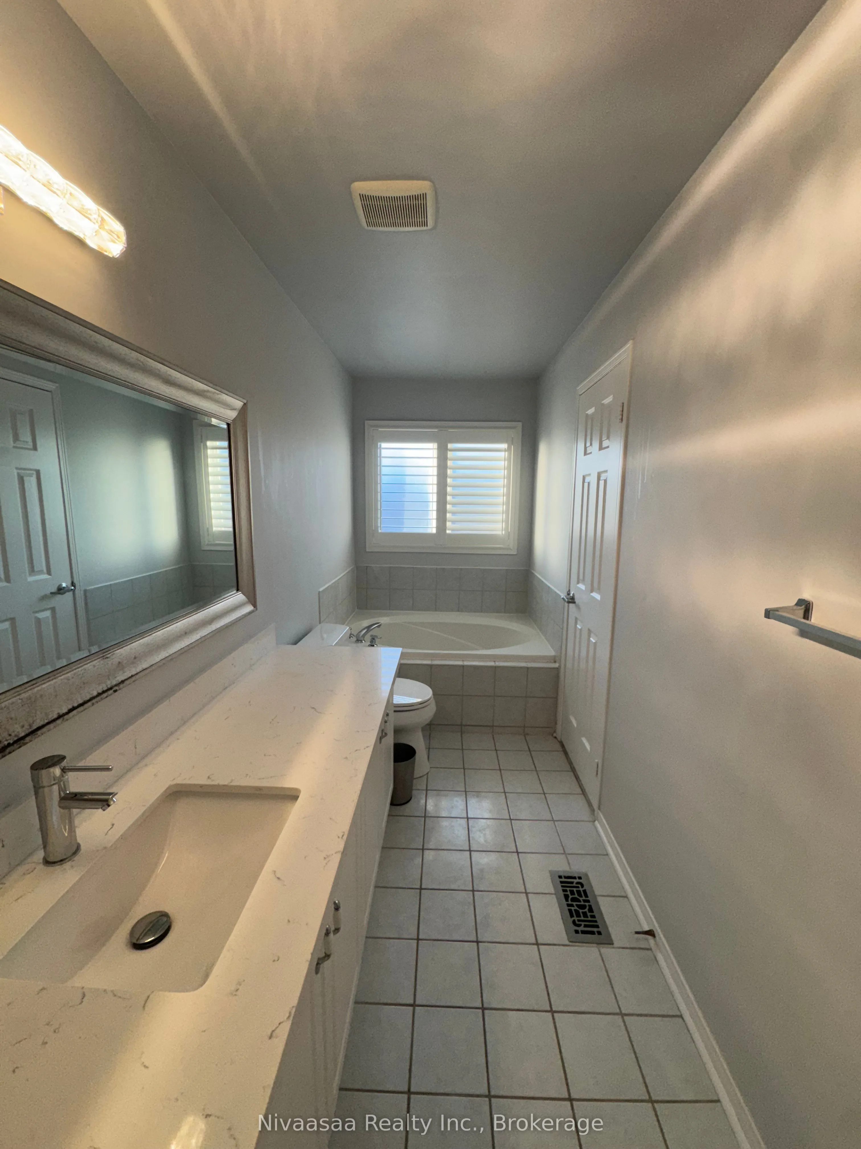 3104 Turbine Crescent
