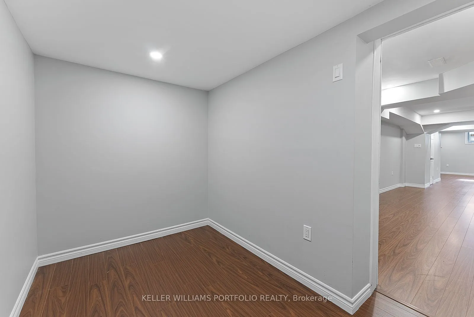 2154 Kingsridge Drive