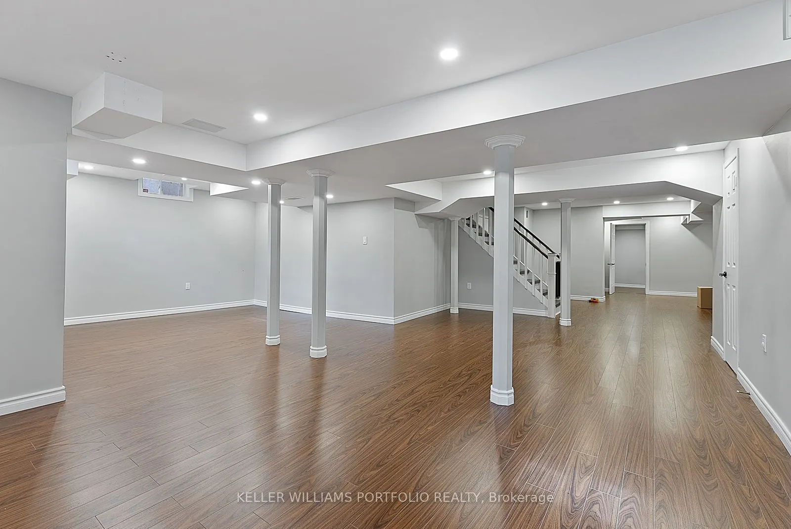 2154 Kingsridge Drive