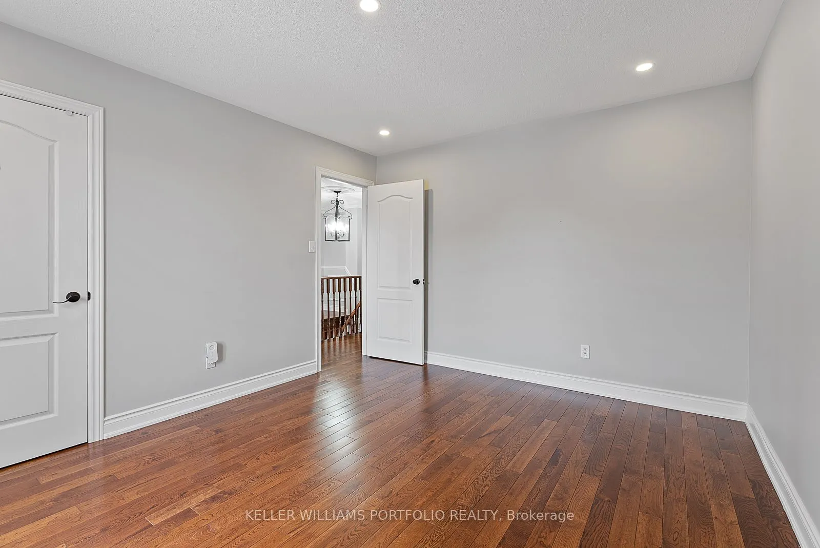 2154 Kingsridge Drive