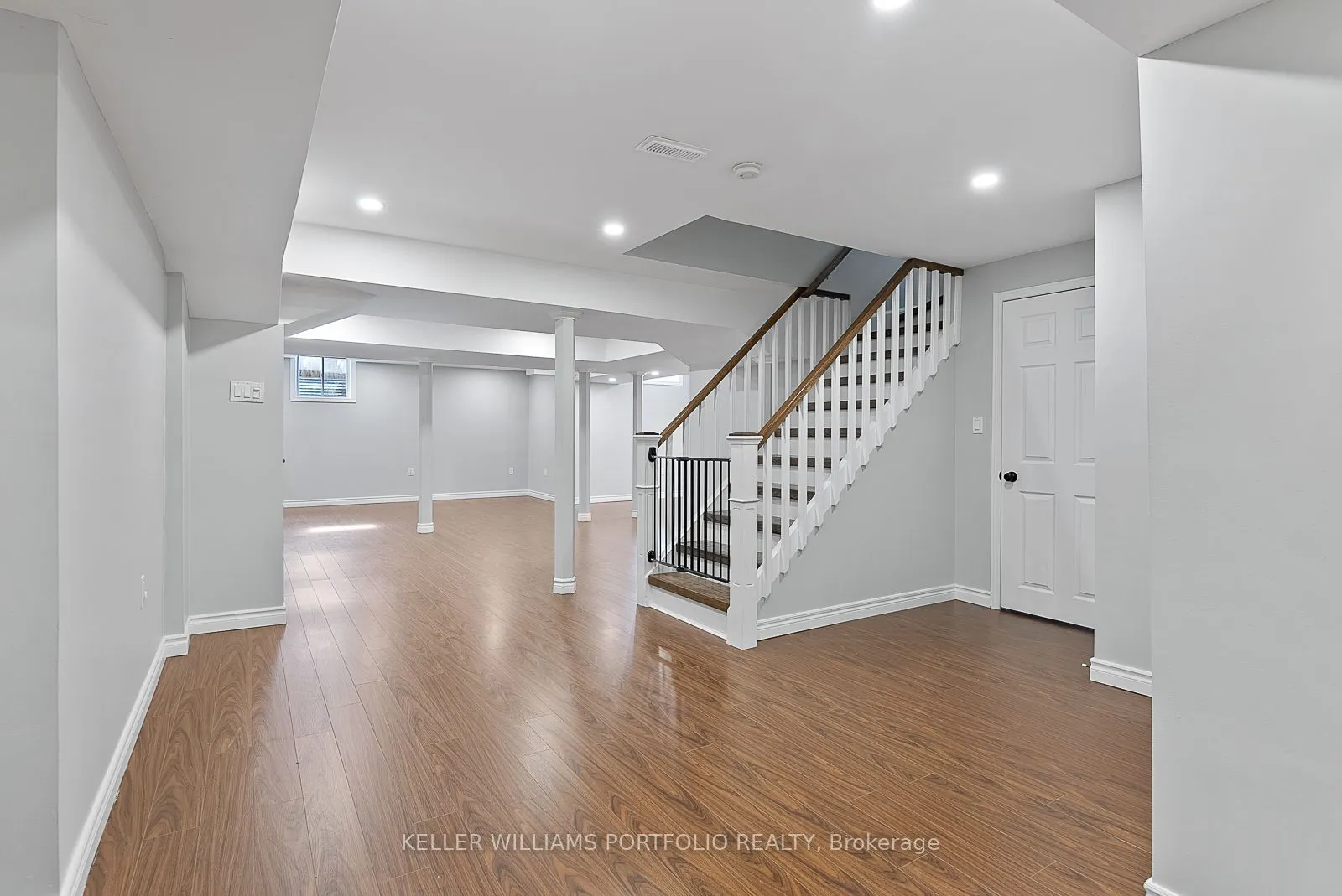 2154 Kingsridge Drive