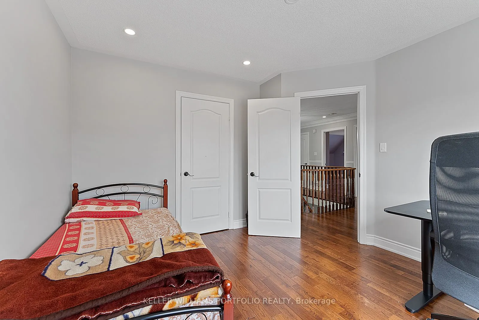 2154 Kingsridge Drive