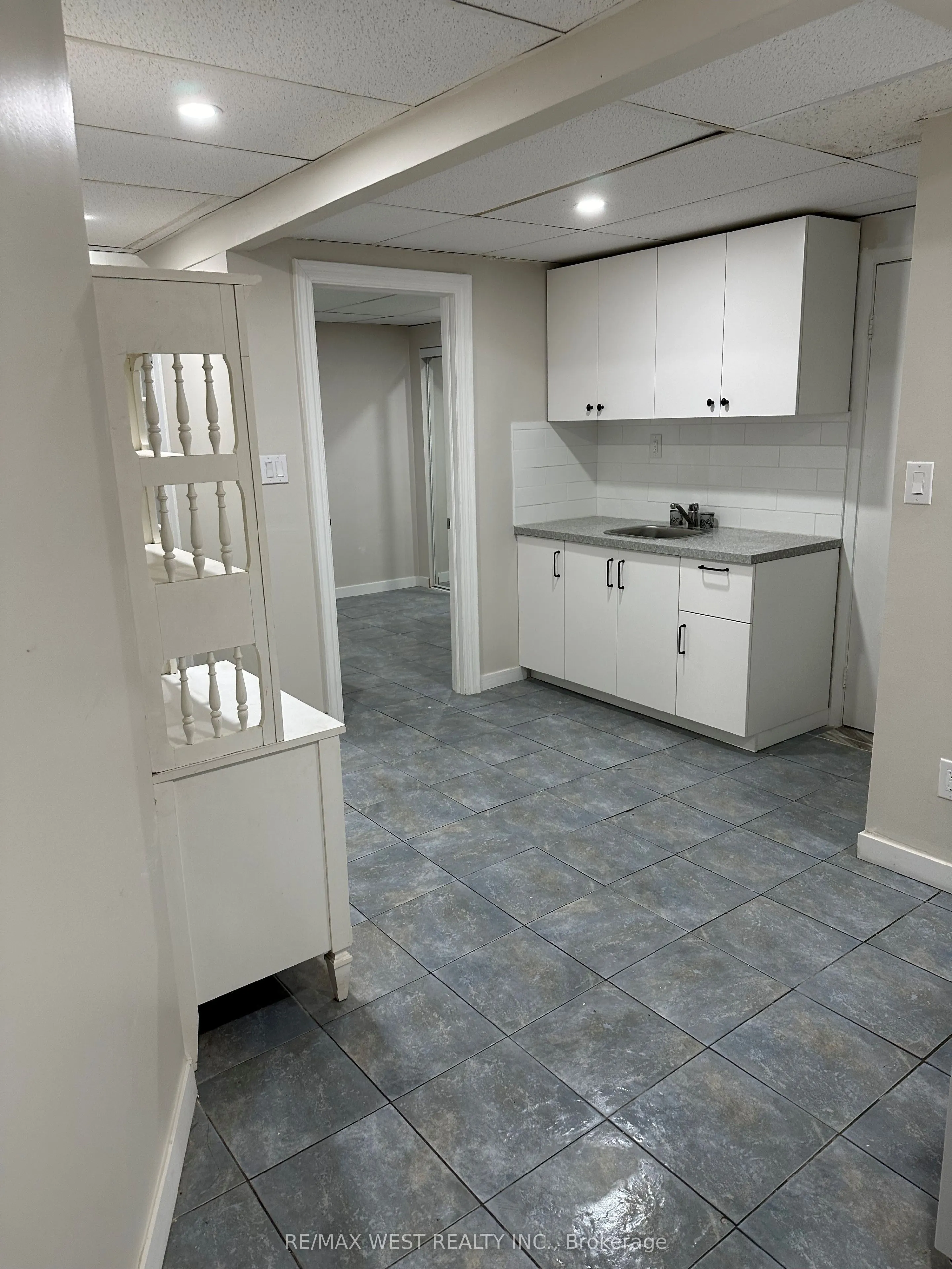 425 Jane Street, #10