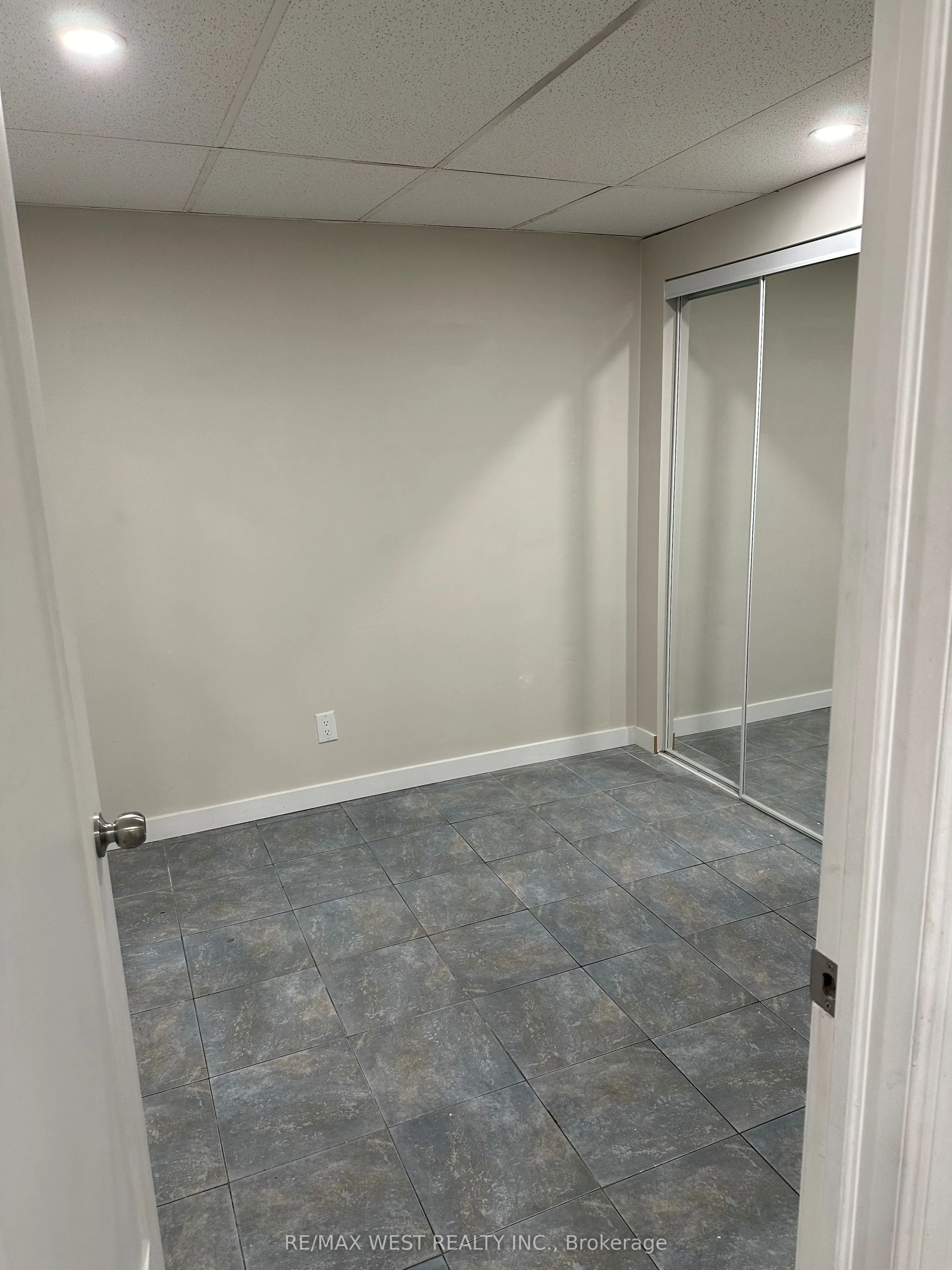 425 Jane Street, #10
