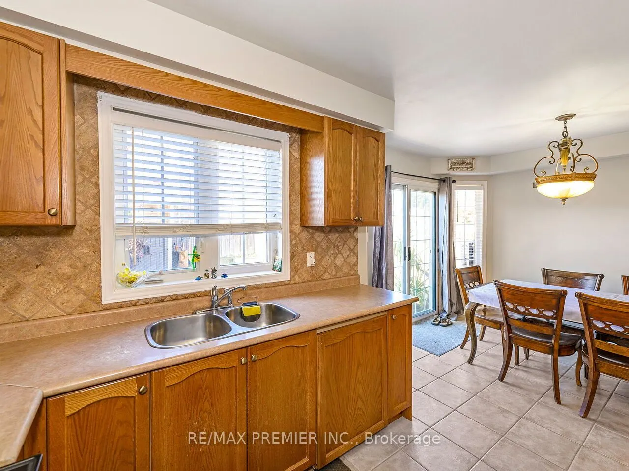 104 Humbershed Crescent