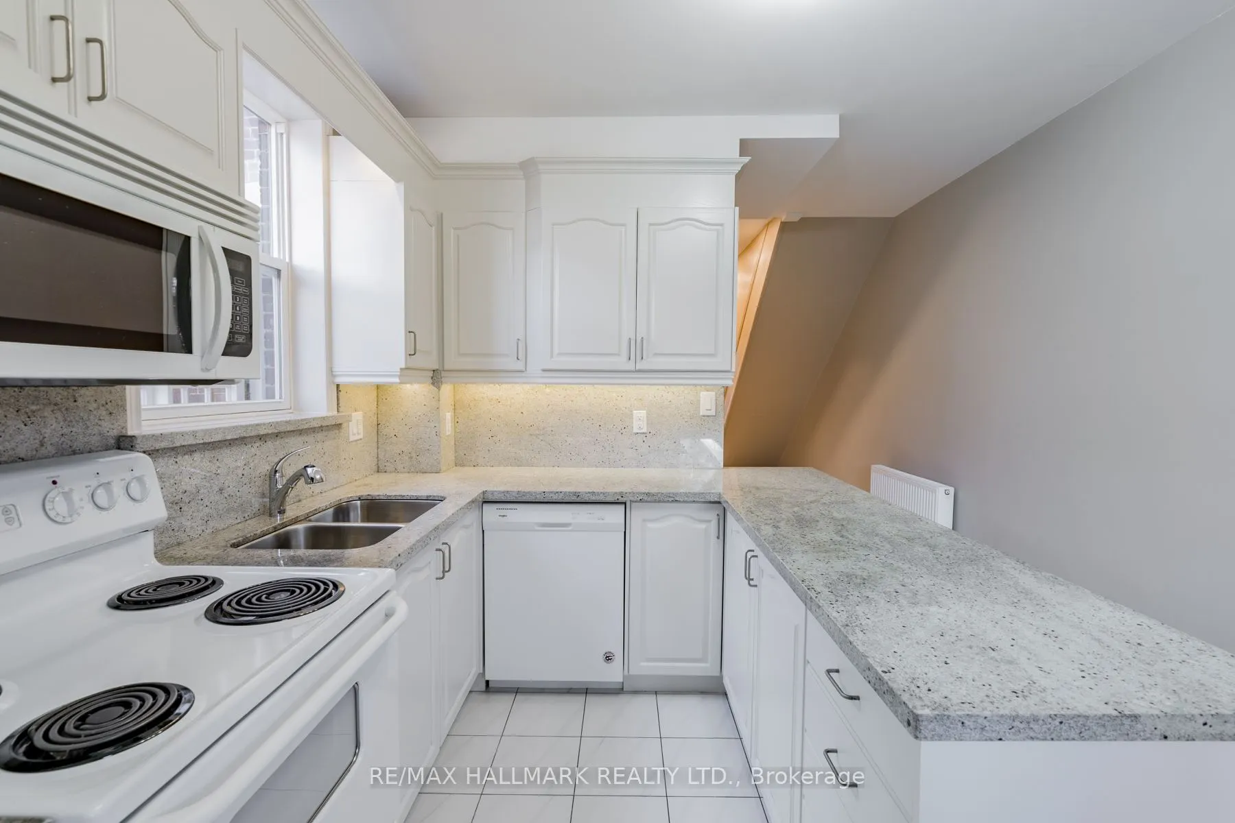180 Lansdowne Avenue, #Main
