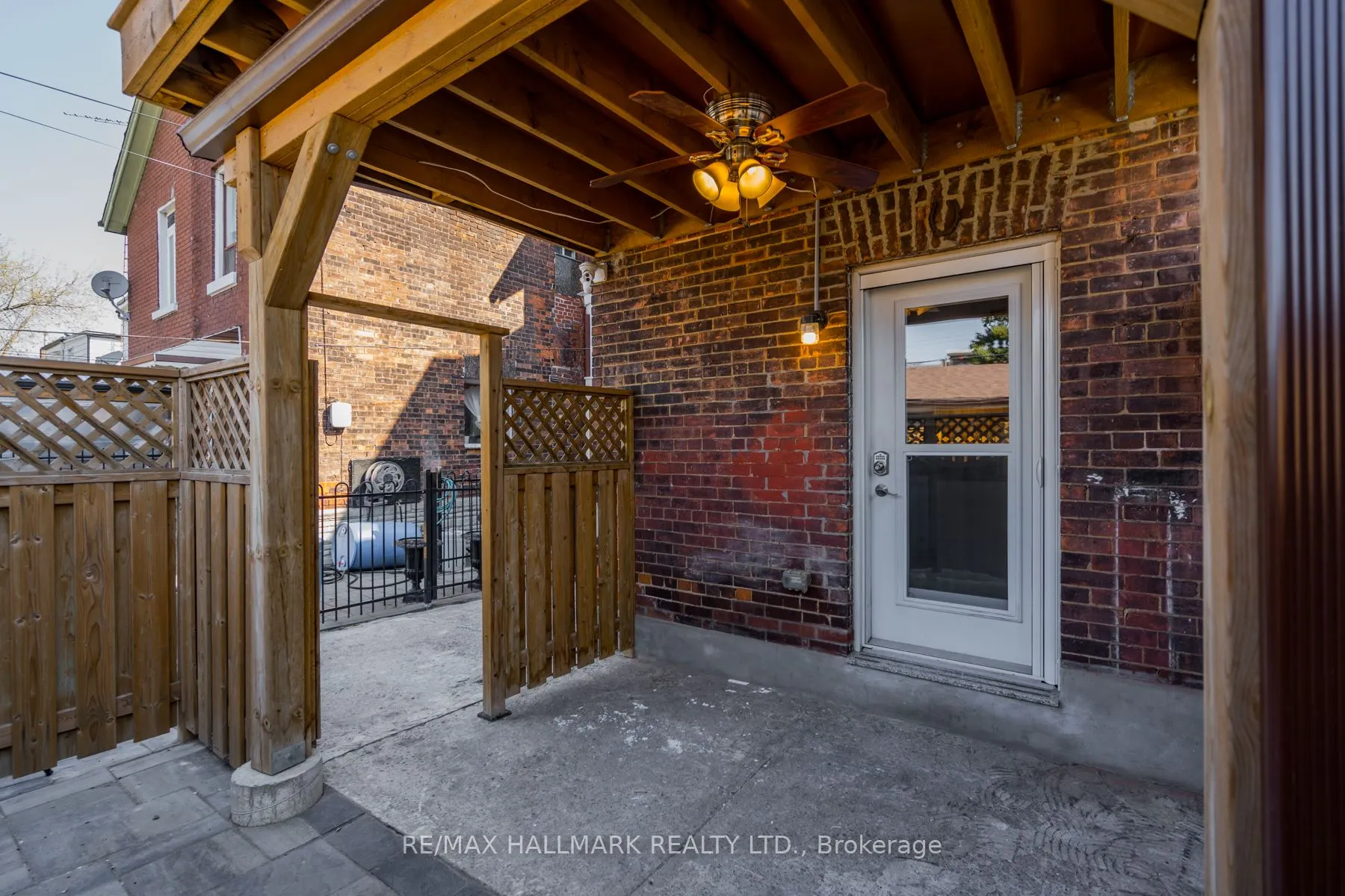 180 Lansdowne Avenue, #Main