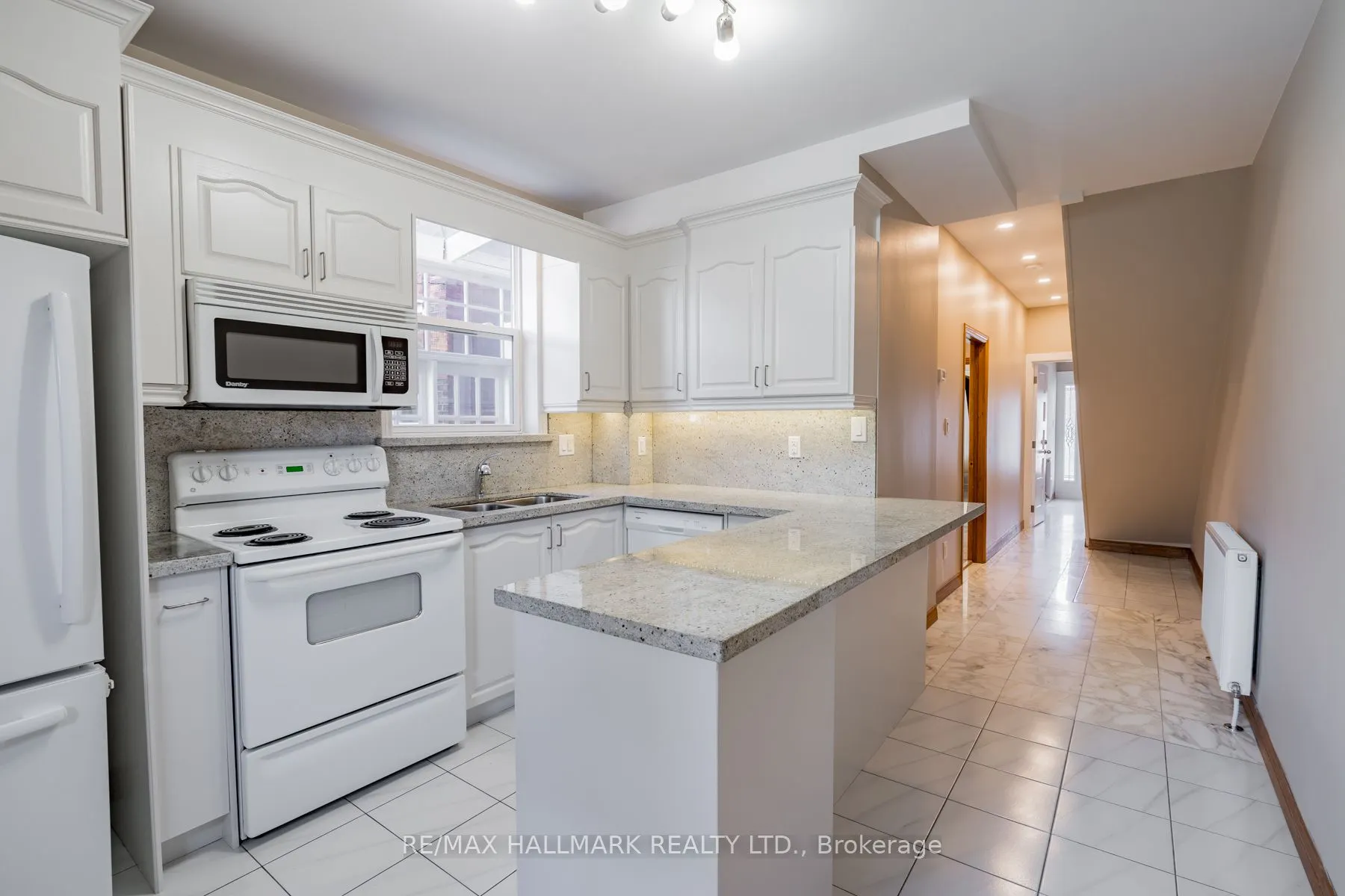 180 Lansdowne Avenue, #Main