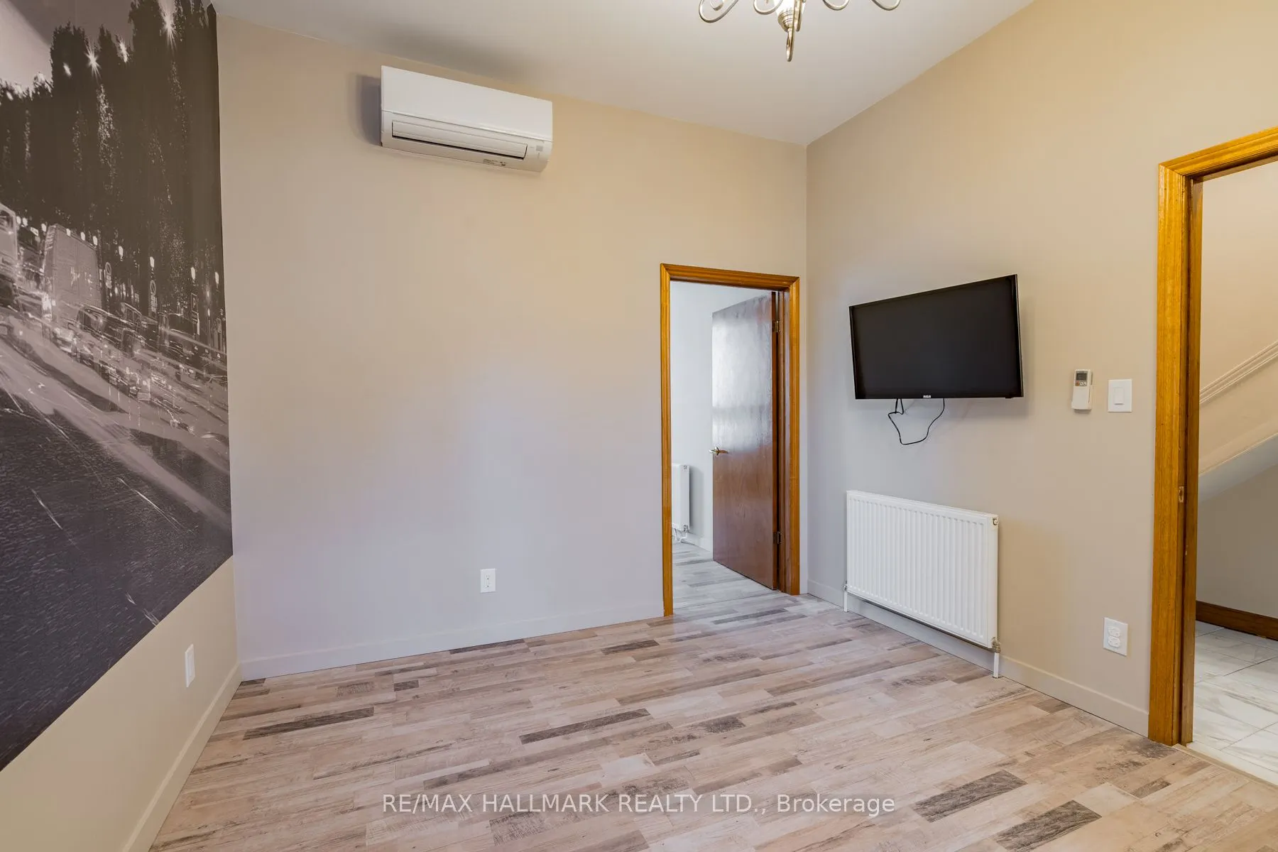 180 Lansdowne Avenue, #Main