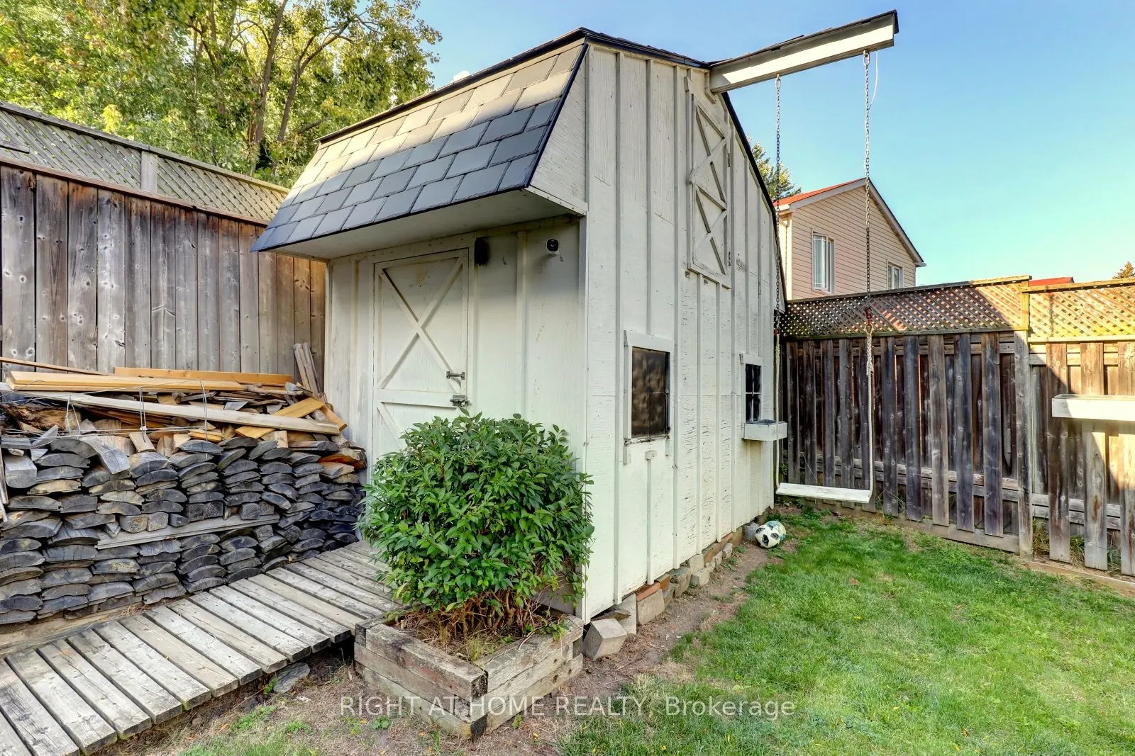 2968 Nipiwin Drive